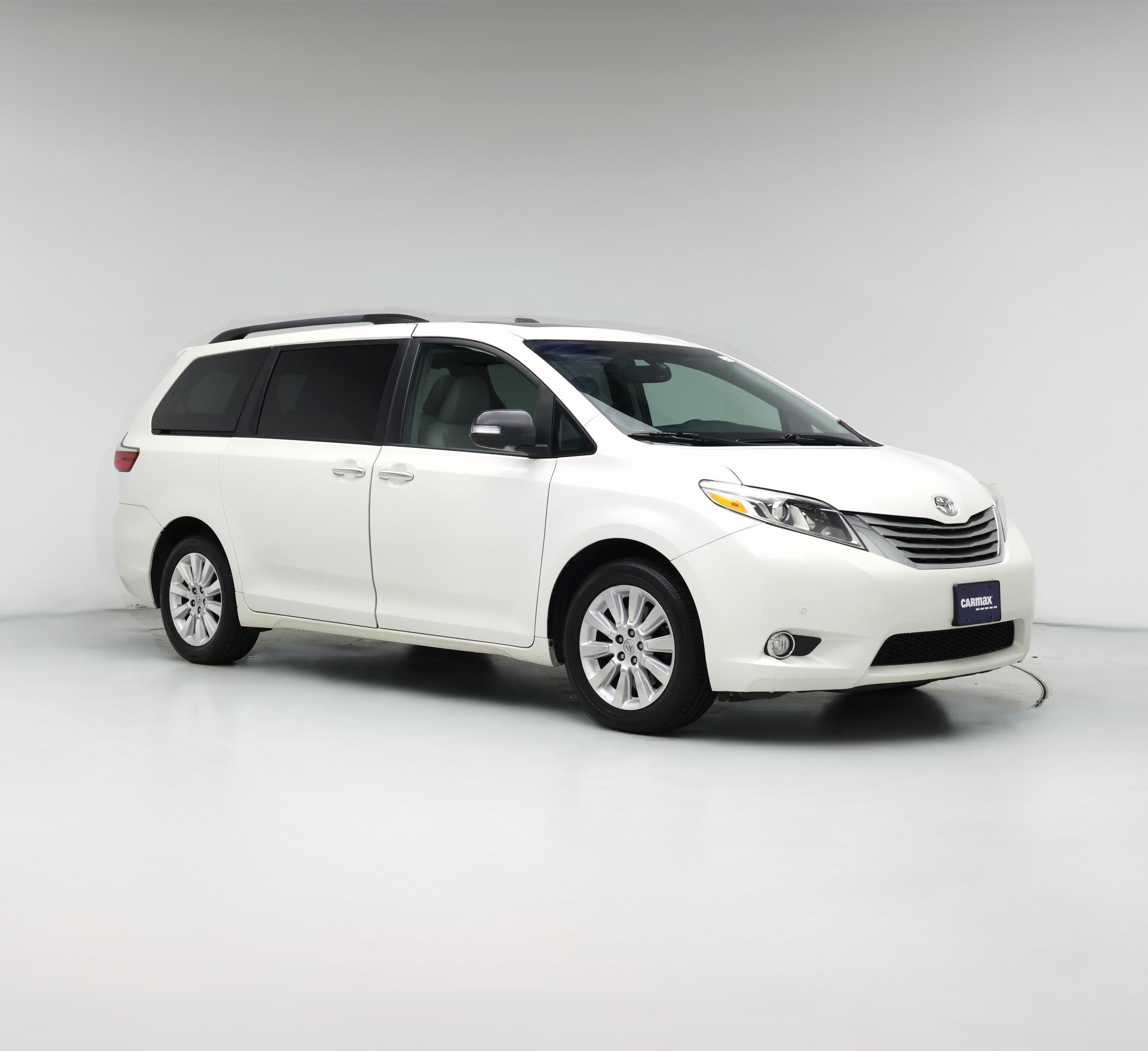 Thumbnail: 2015 Toyota Sienna - 1