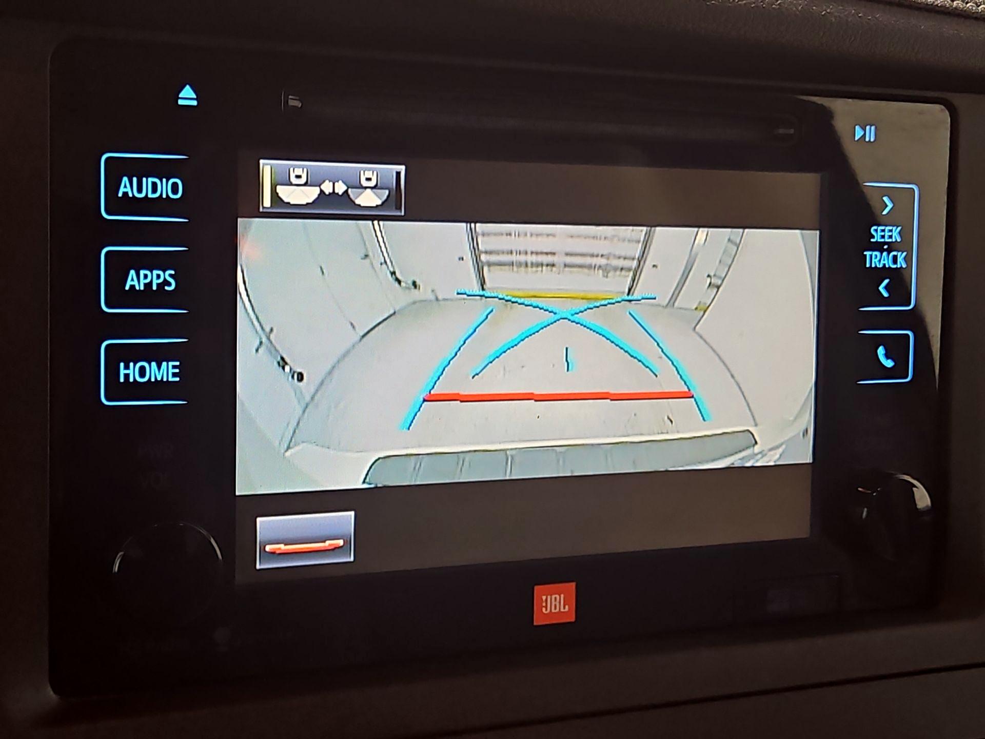 Thumbnail: 2015 Toyota Sienna - 15