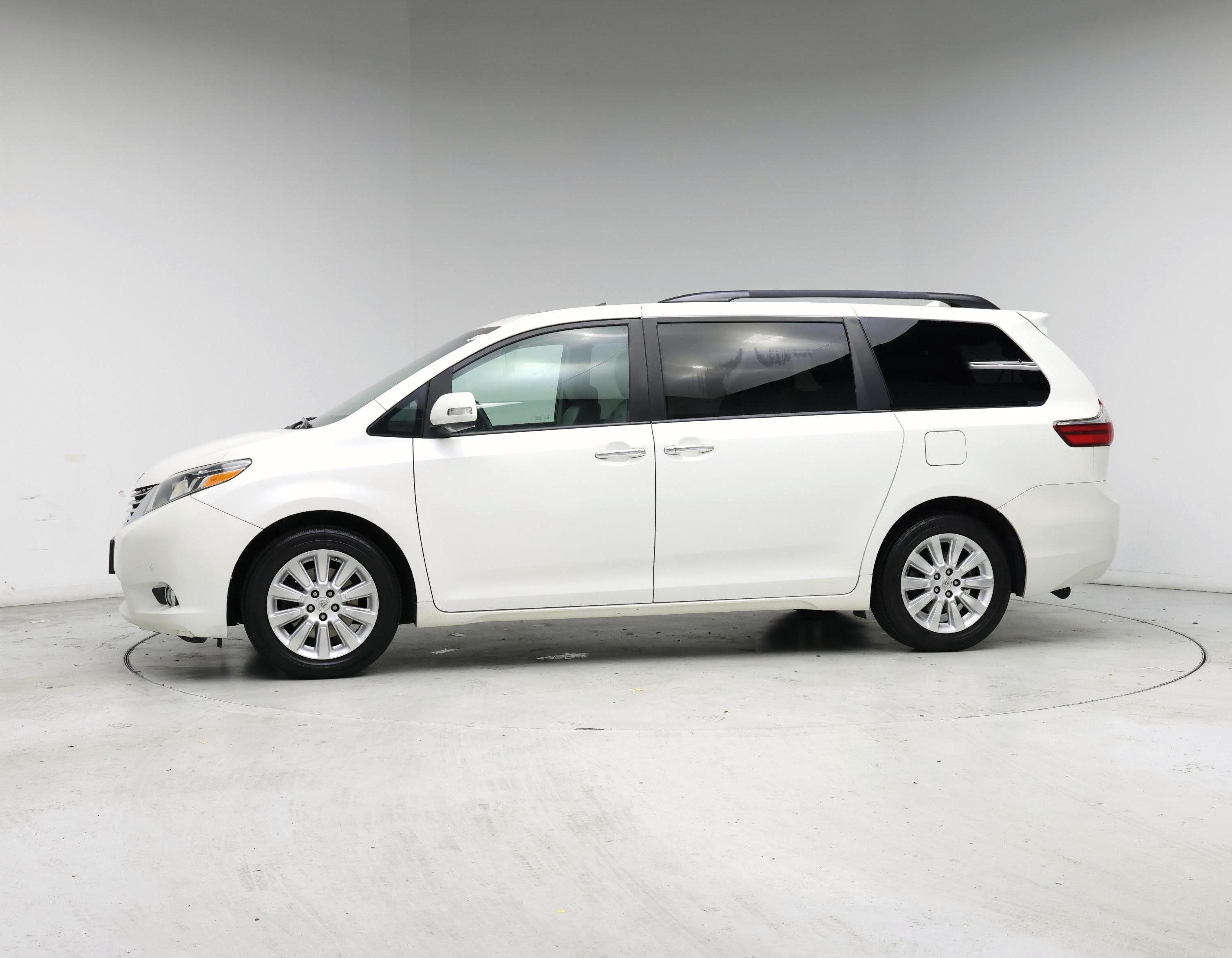Thumbnail: 2015 Toyota Sienna - 3