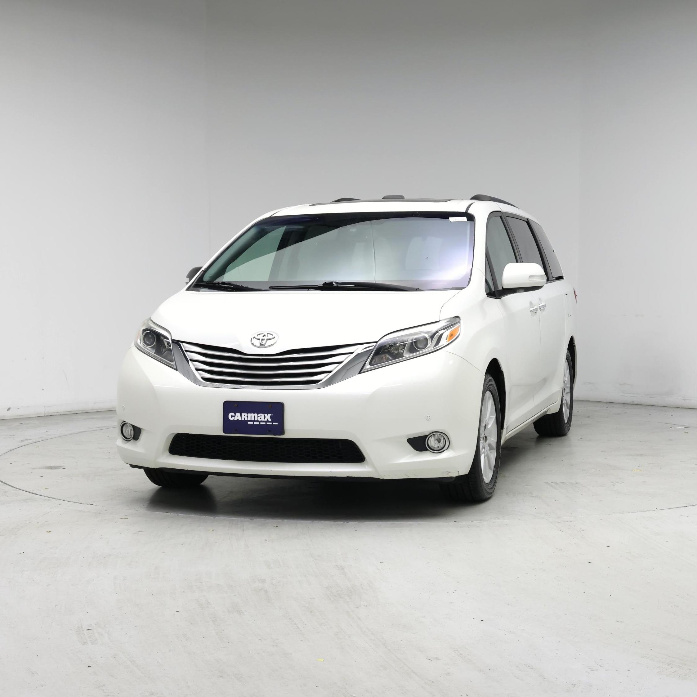Thumbnail: 2015 Toyota Sienna - 4
