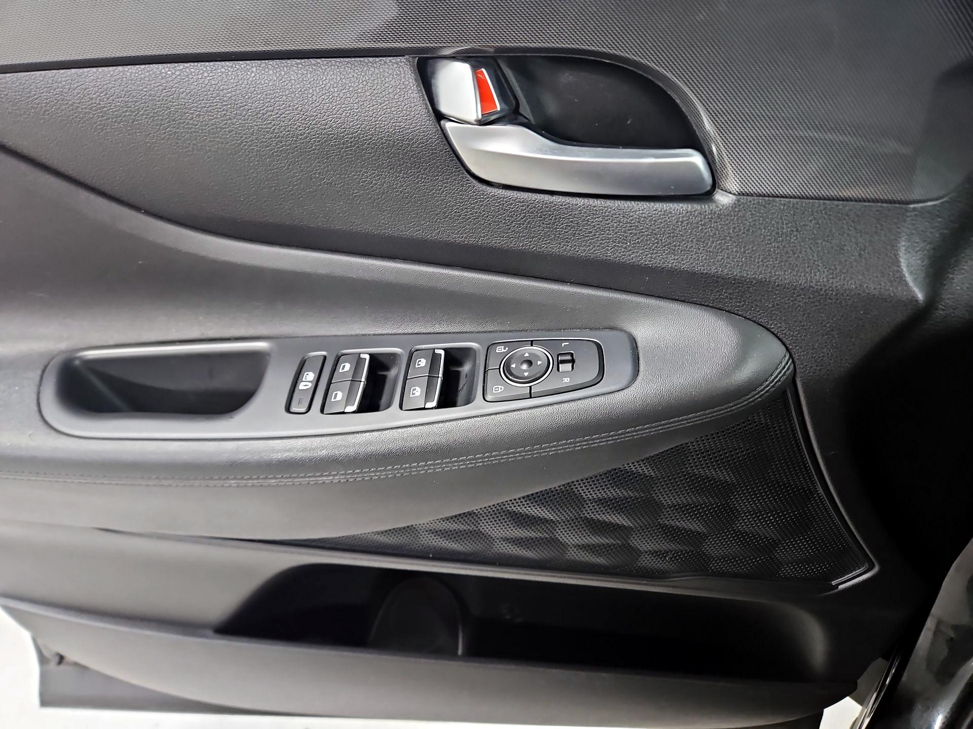 Thumbnail: 2022 Hyundai Santa Fe - 12