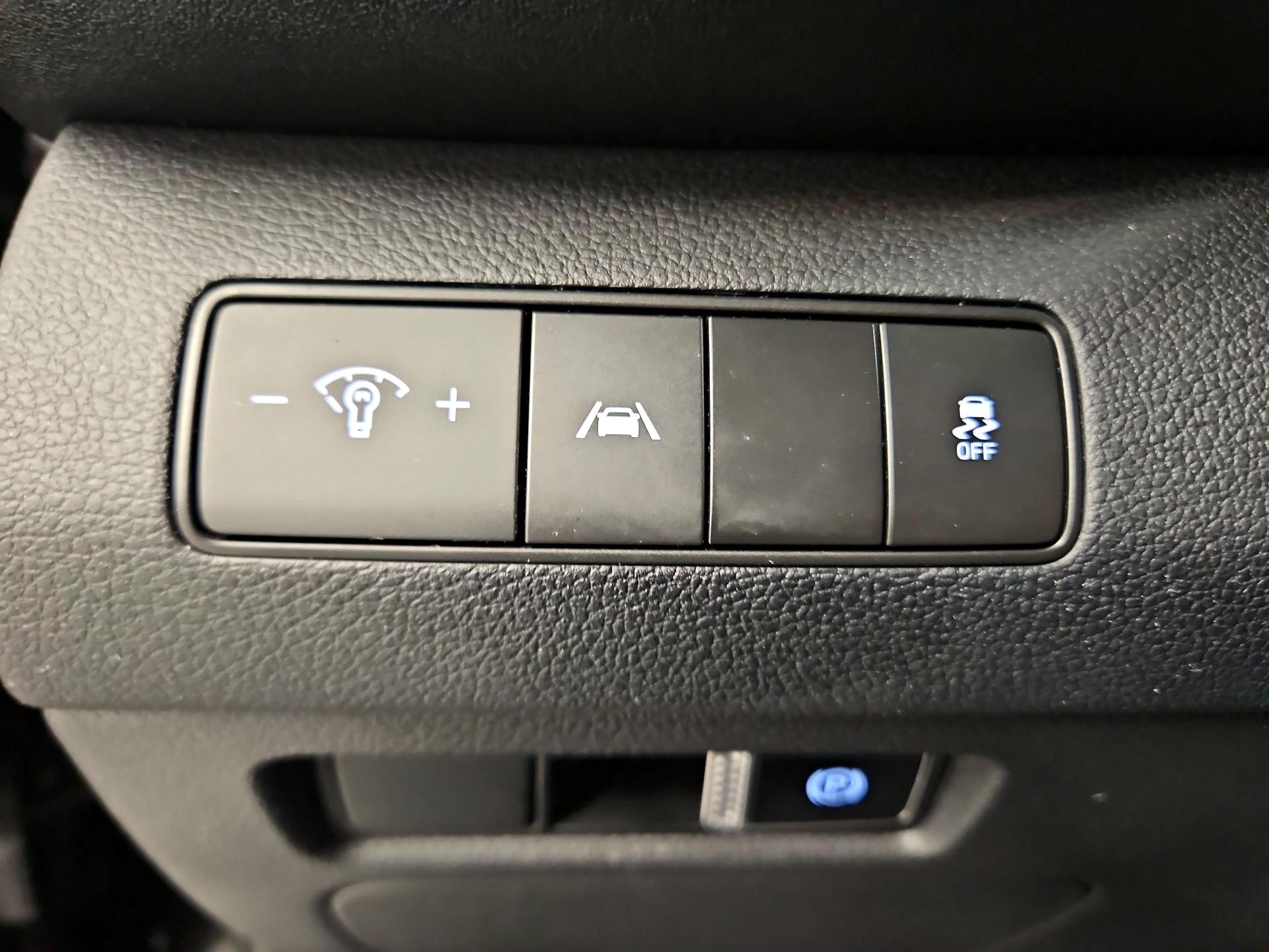 Thumbnail: 2022 Hyundai Santa Fe - 13