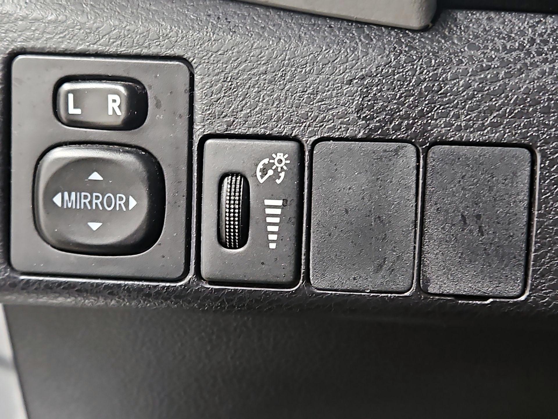 Thumbnail: 2015 Toyota Corolla - 13