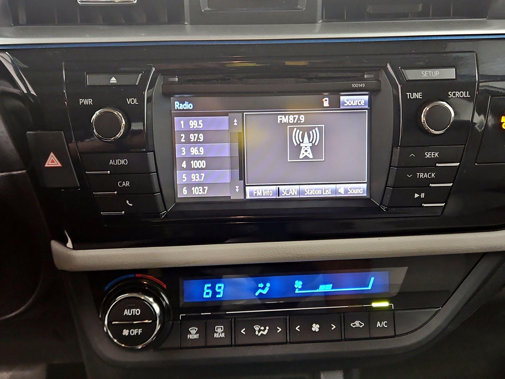 Thumbnail: 2015 Toyota Corolla - 15
