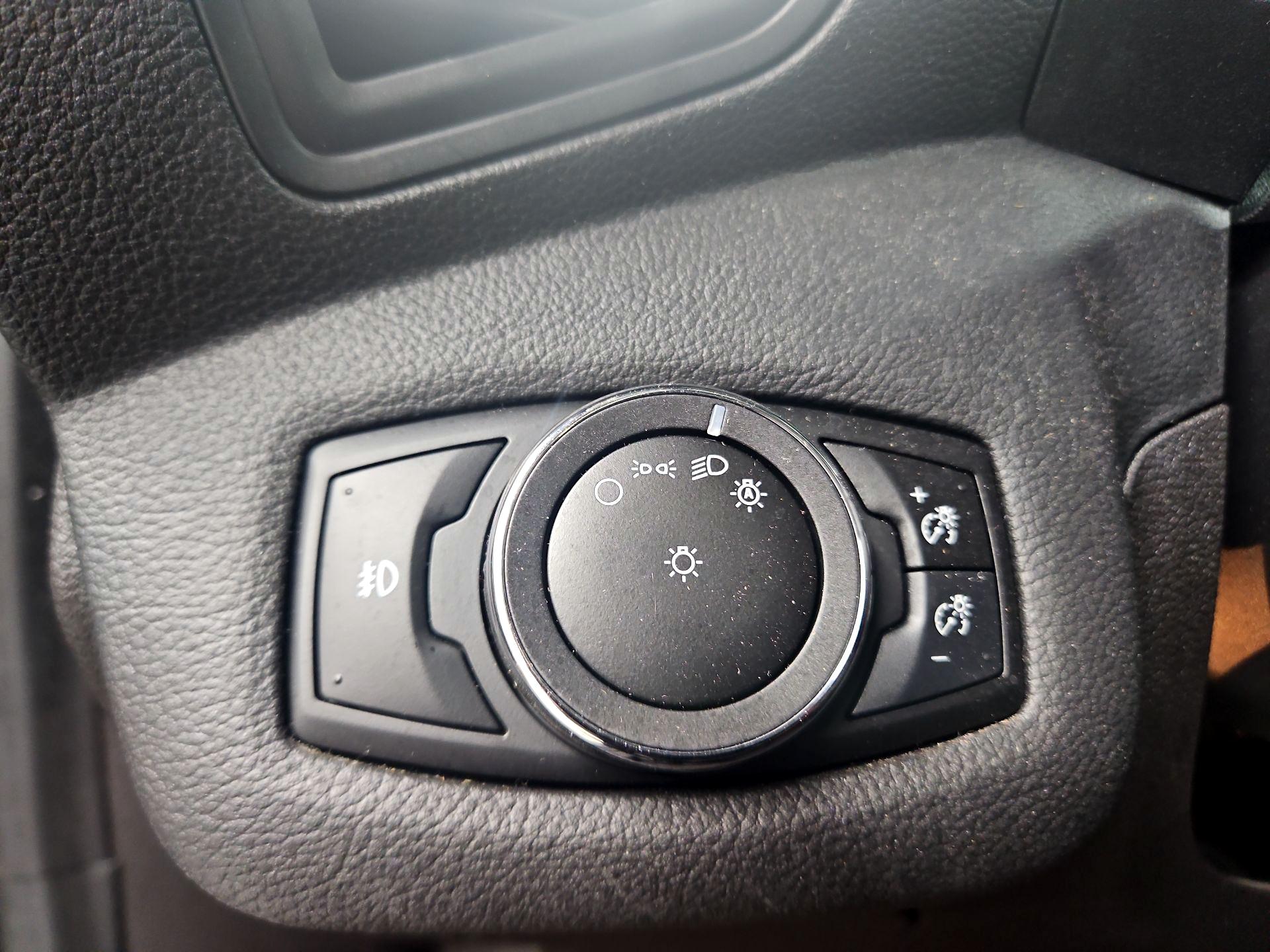 Thumbnail: 2015 Ford Escape - 13