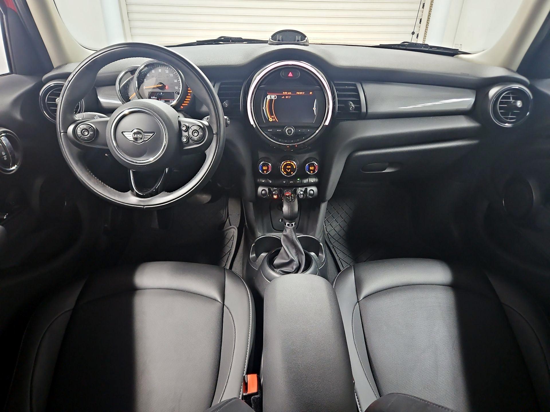 Thumbnail: 2017 MINI Cooper Hardtop - 9
