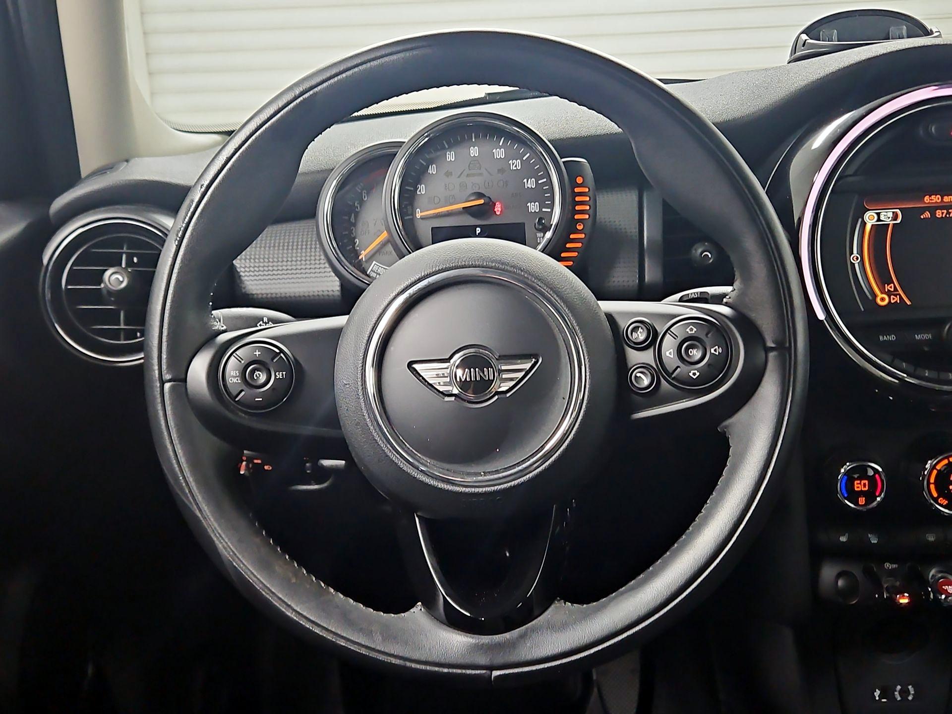 Thumbnail: 2017 MINI Cooper Hardtop - 10