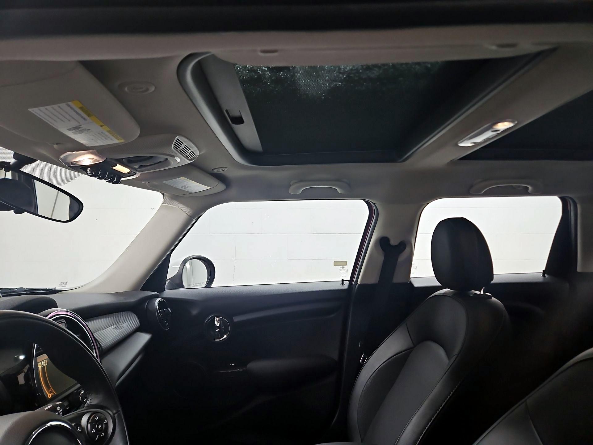 Thumbnail: 2017 MINI Cooper Hardtop - 19
