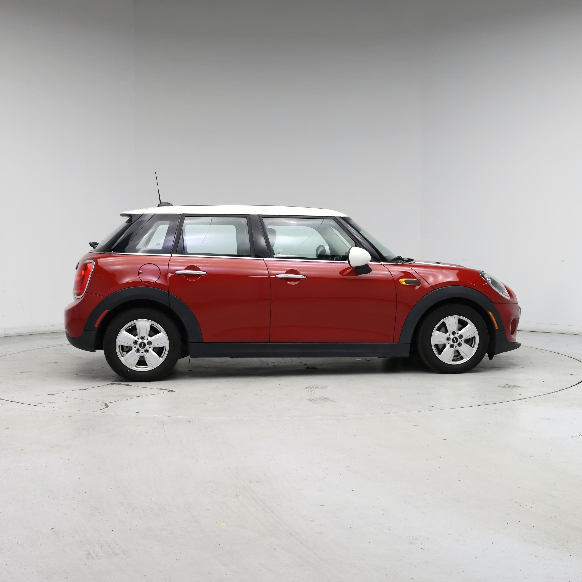 Thumbnail: 2017 MINI Cooper Hardtop - 7
