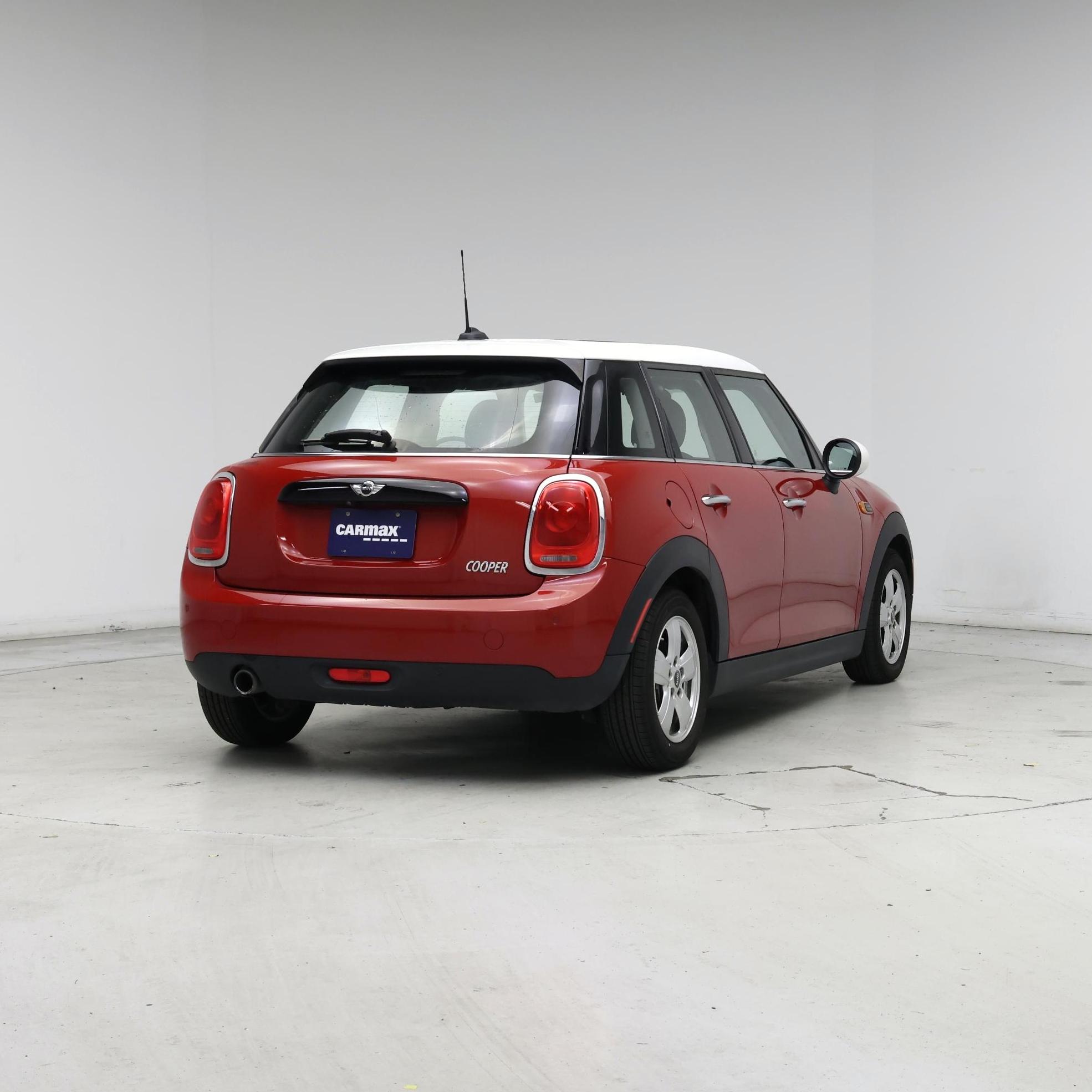 Thumbnail: 2017 MINI Cooper Hardtop - 8