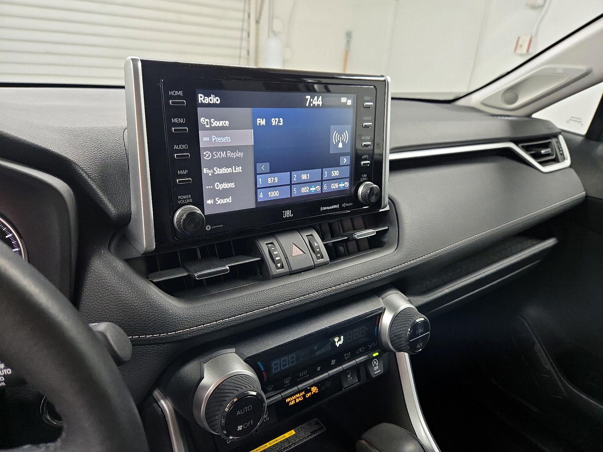 Thumbnail: 2021 Toyota RAV4 - 15