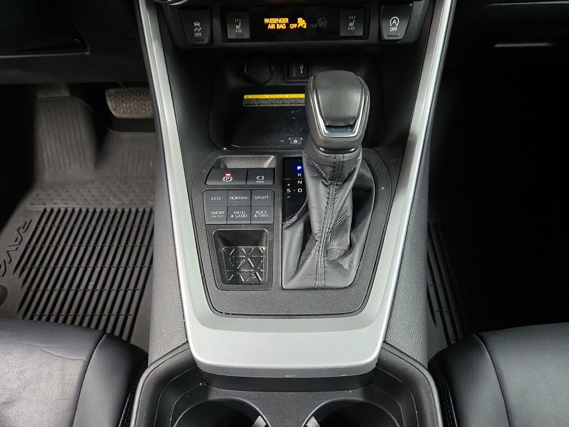 Thumbnail: 2021 Toyota RAV4 - 17