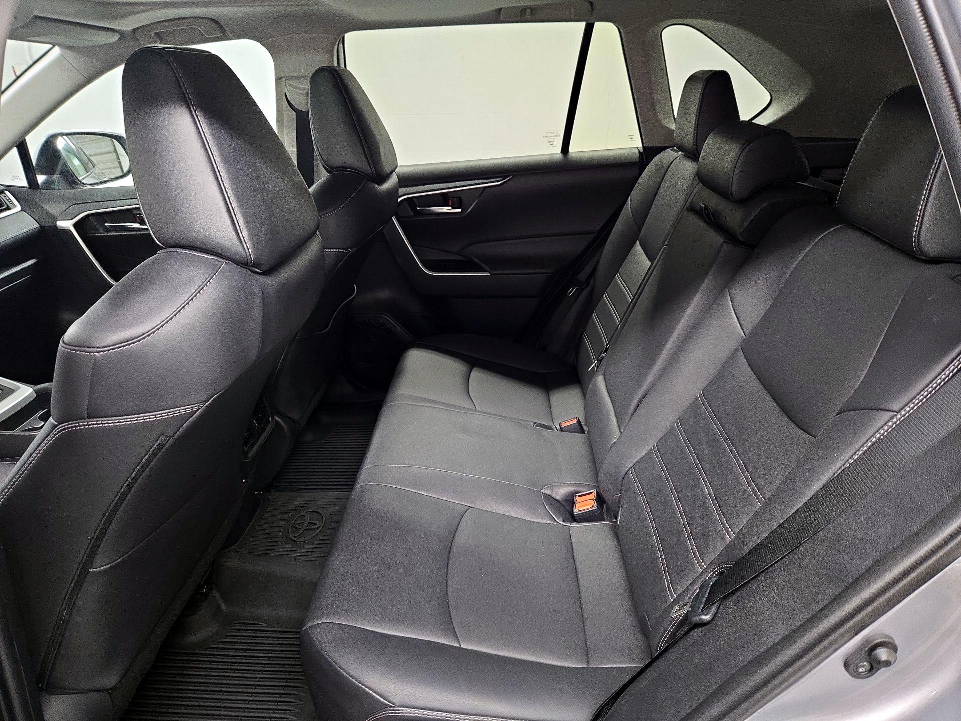 Thumbnail: 2021 Toyota RAV4 - 20