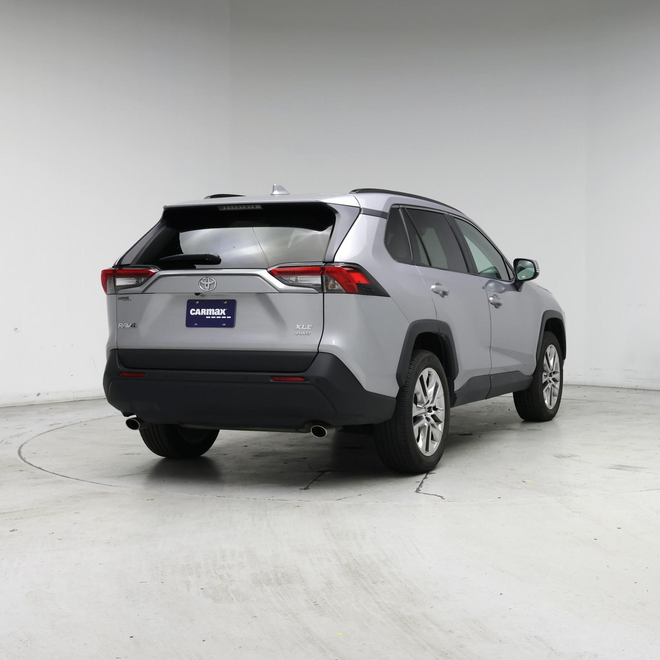 Thumbnail: 2021 Toyota RAV4 - 8