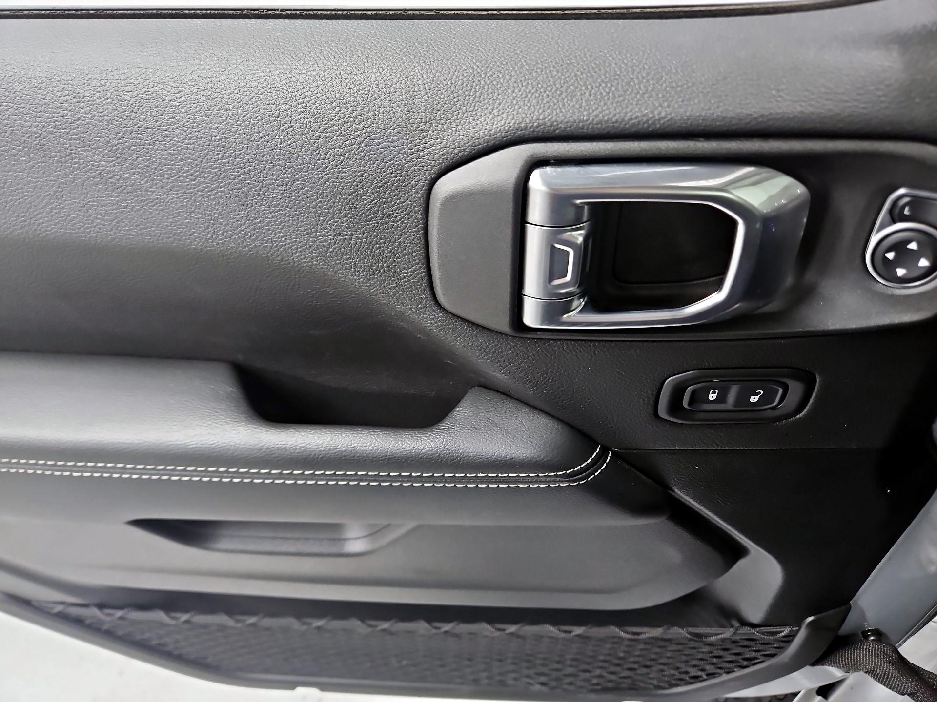 Thumbnail: 2022 Jeep Wrangler - 12