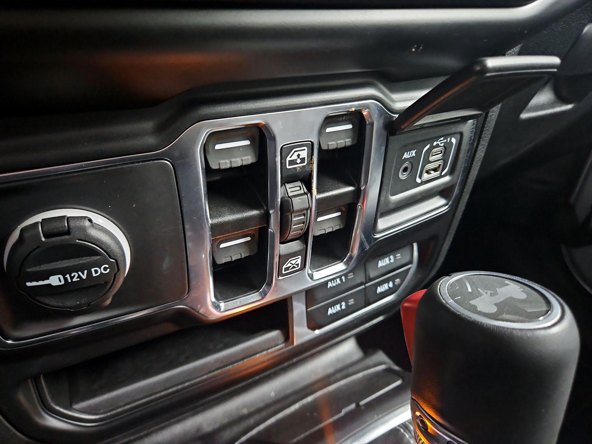 Thumbnail: 2022 Jeep Wrangler - 19