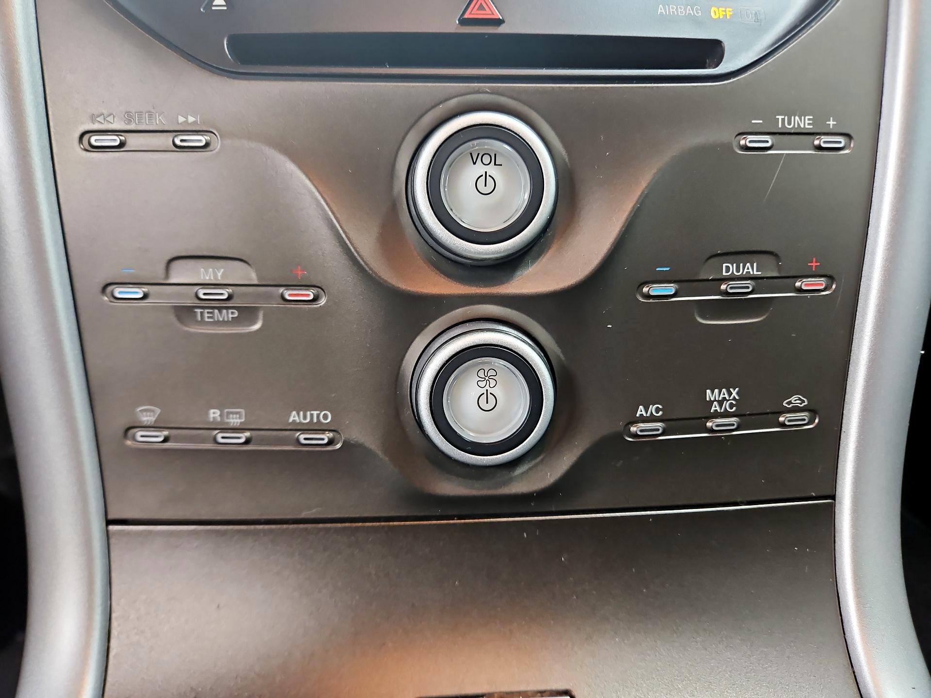 Thumbnail: 2014 Ford Edge - 17