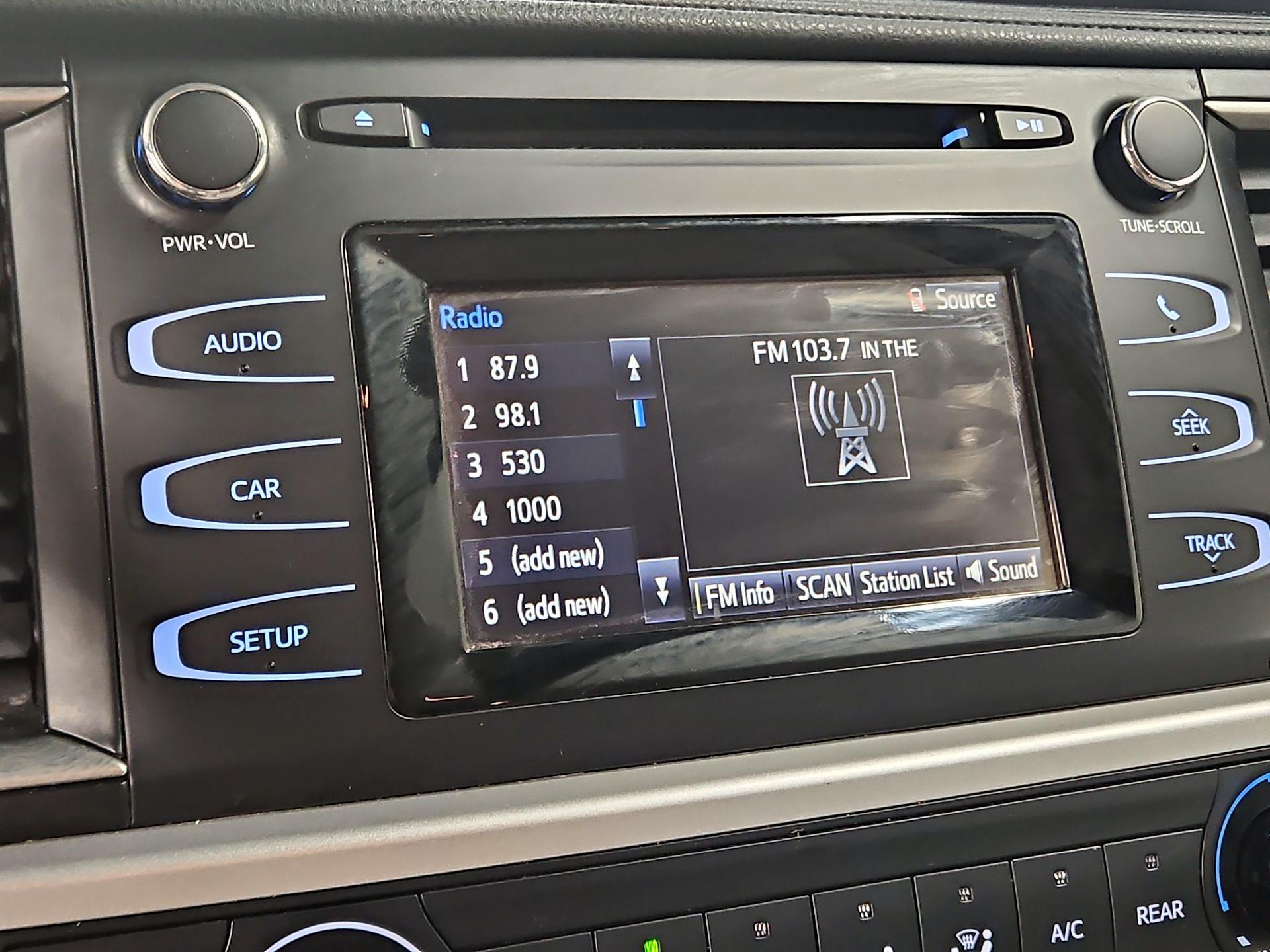 Thumbnail: 2019 Toyota Highlander - 15