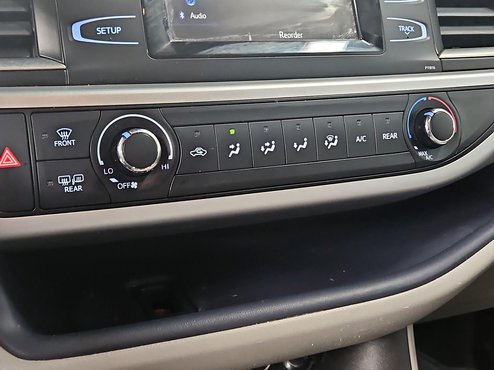 Thumbnail: 2019 Toyota Highlander - 16