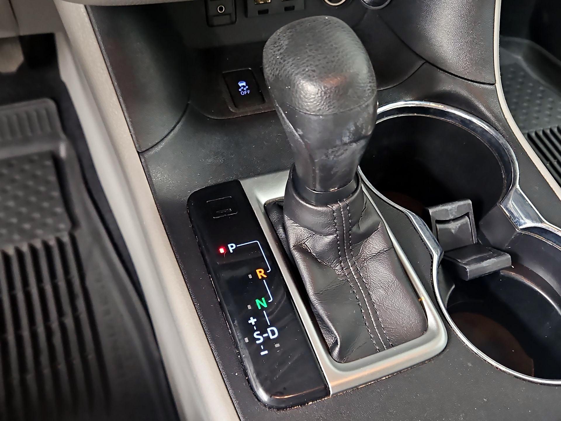 Thumbnail: 2019 Toyota Highlander - 17