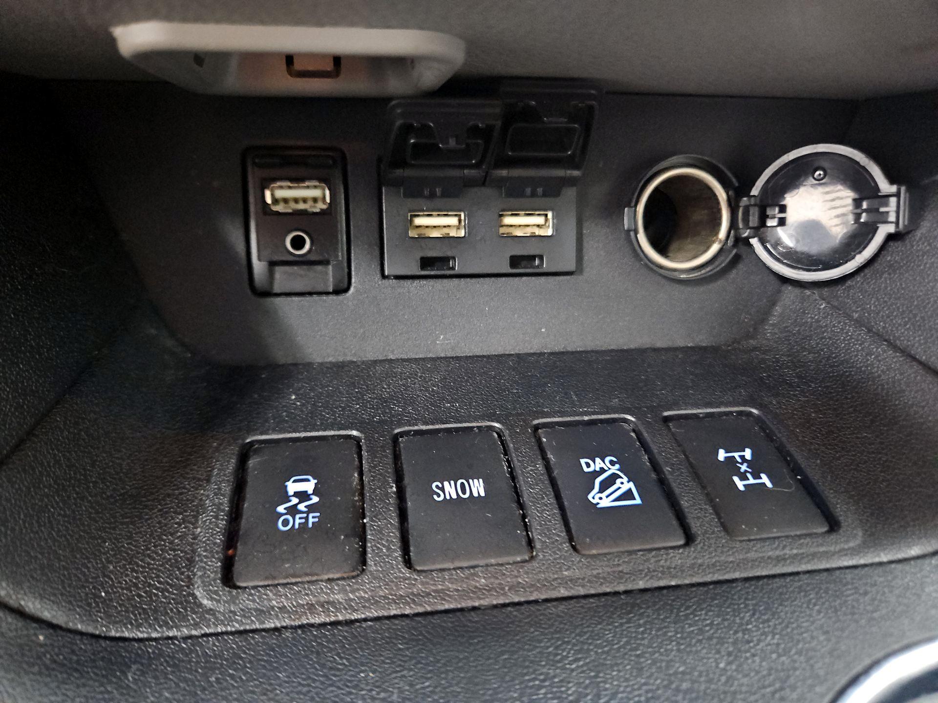 Thumbnail: 2019 Toyota Highlander - 18