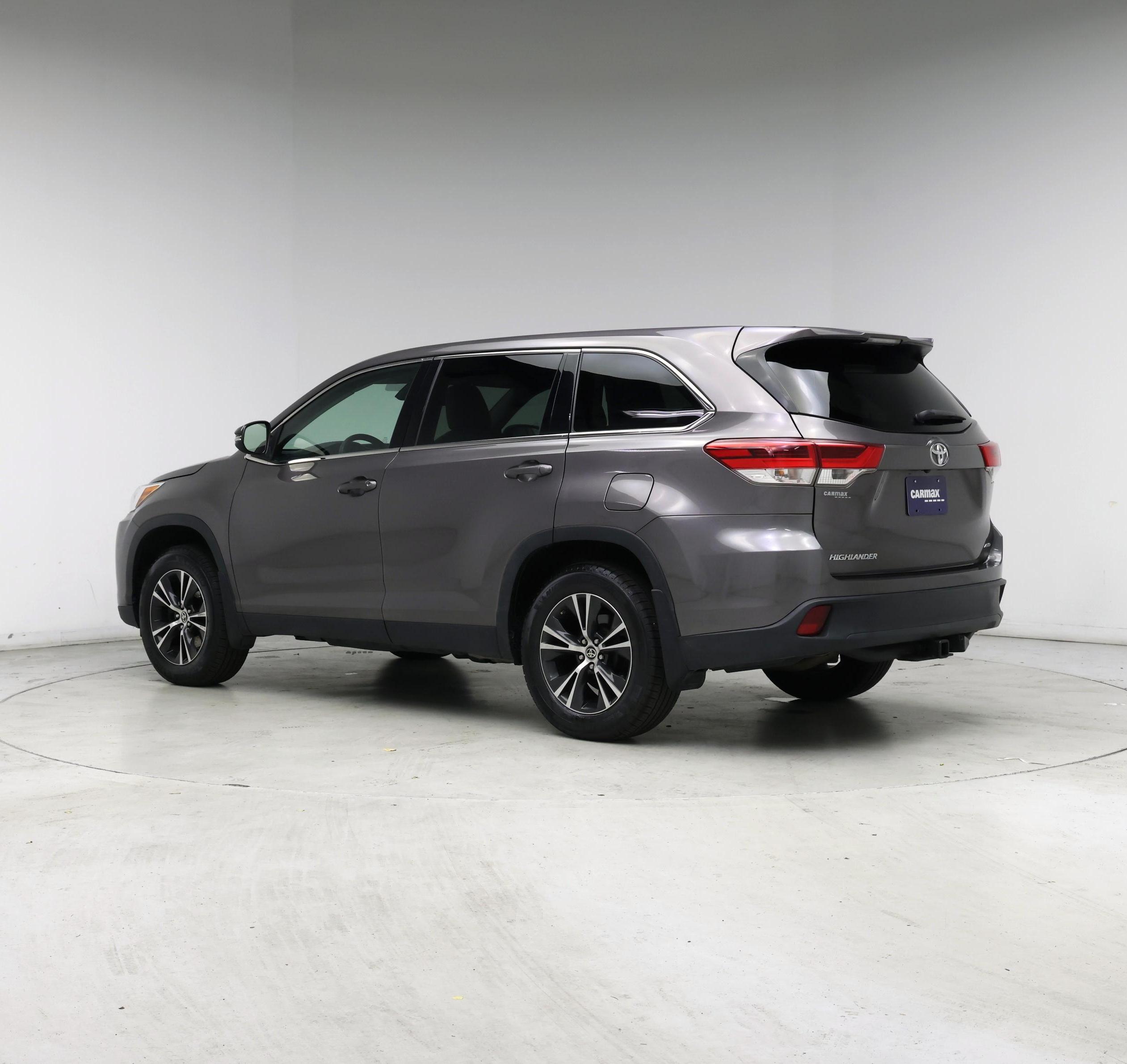 Thumbnail: 2019 Toyota Highlander - 2