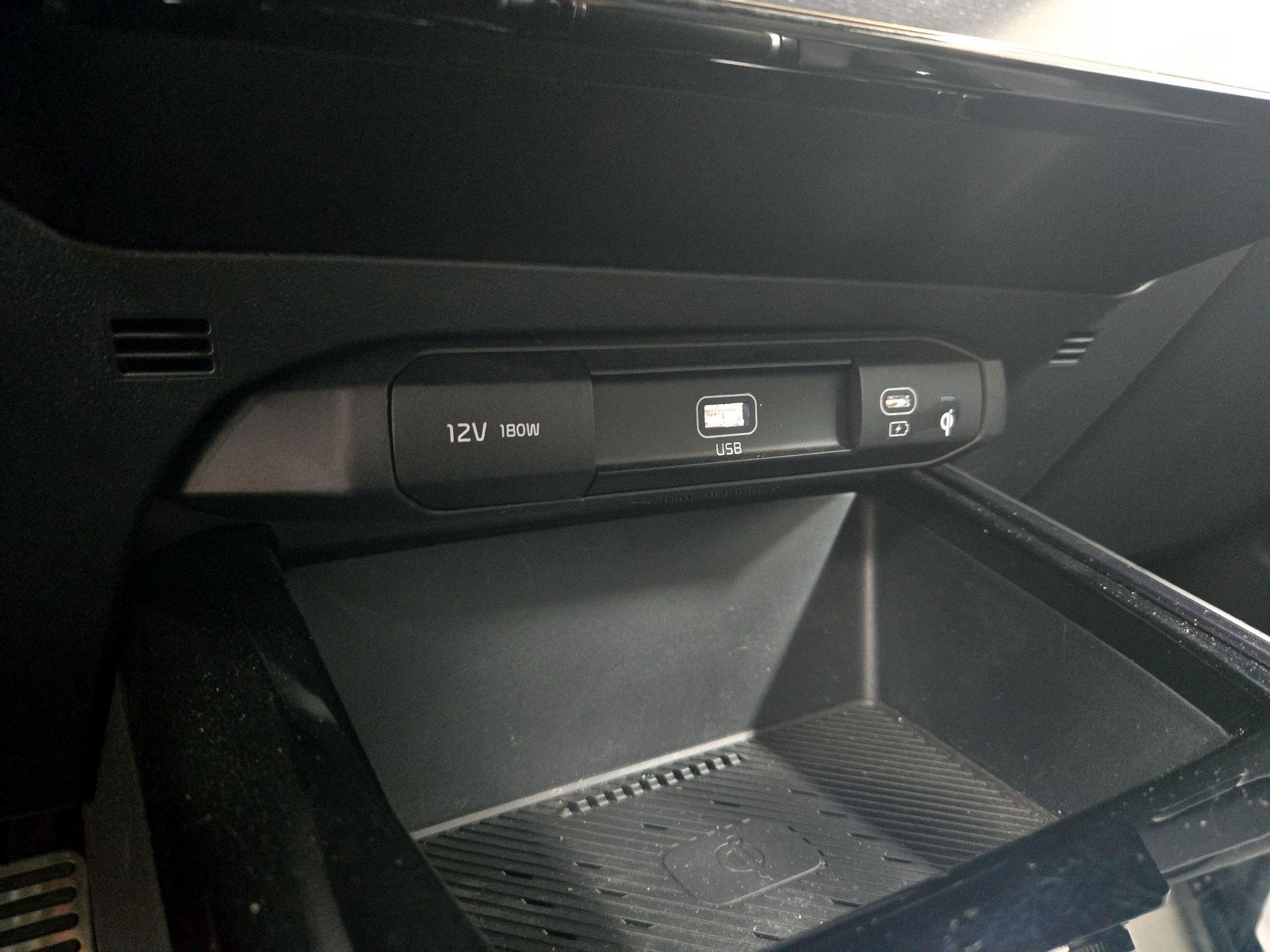 Thumbnail: 2024 Kia Niro - 19