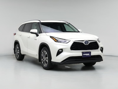 White 2020 Toyota Highlander Hybrid XLE