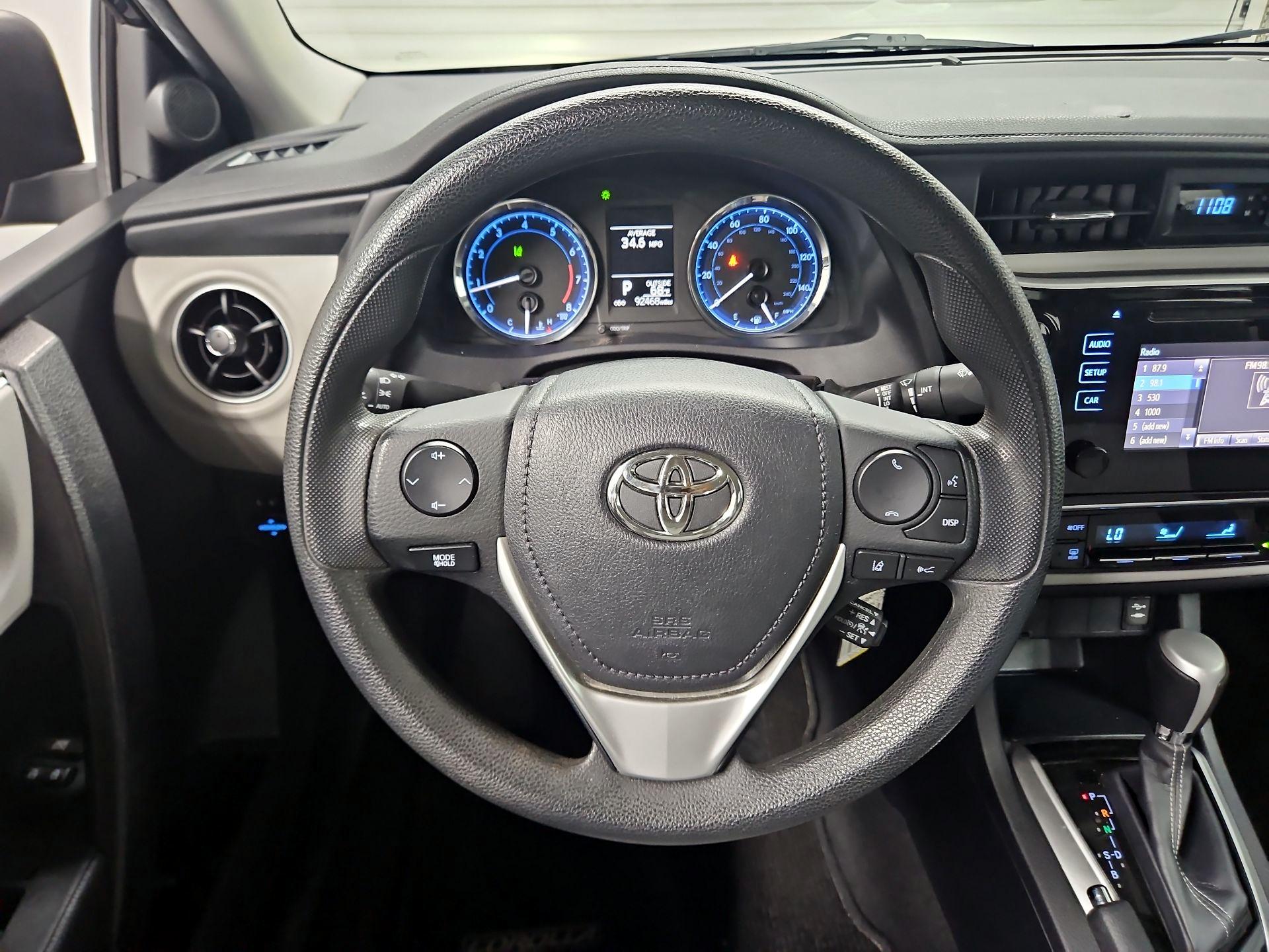 Thumbnail: 2017 Toyota Corolla - 10