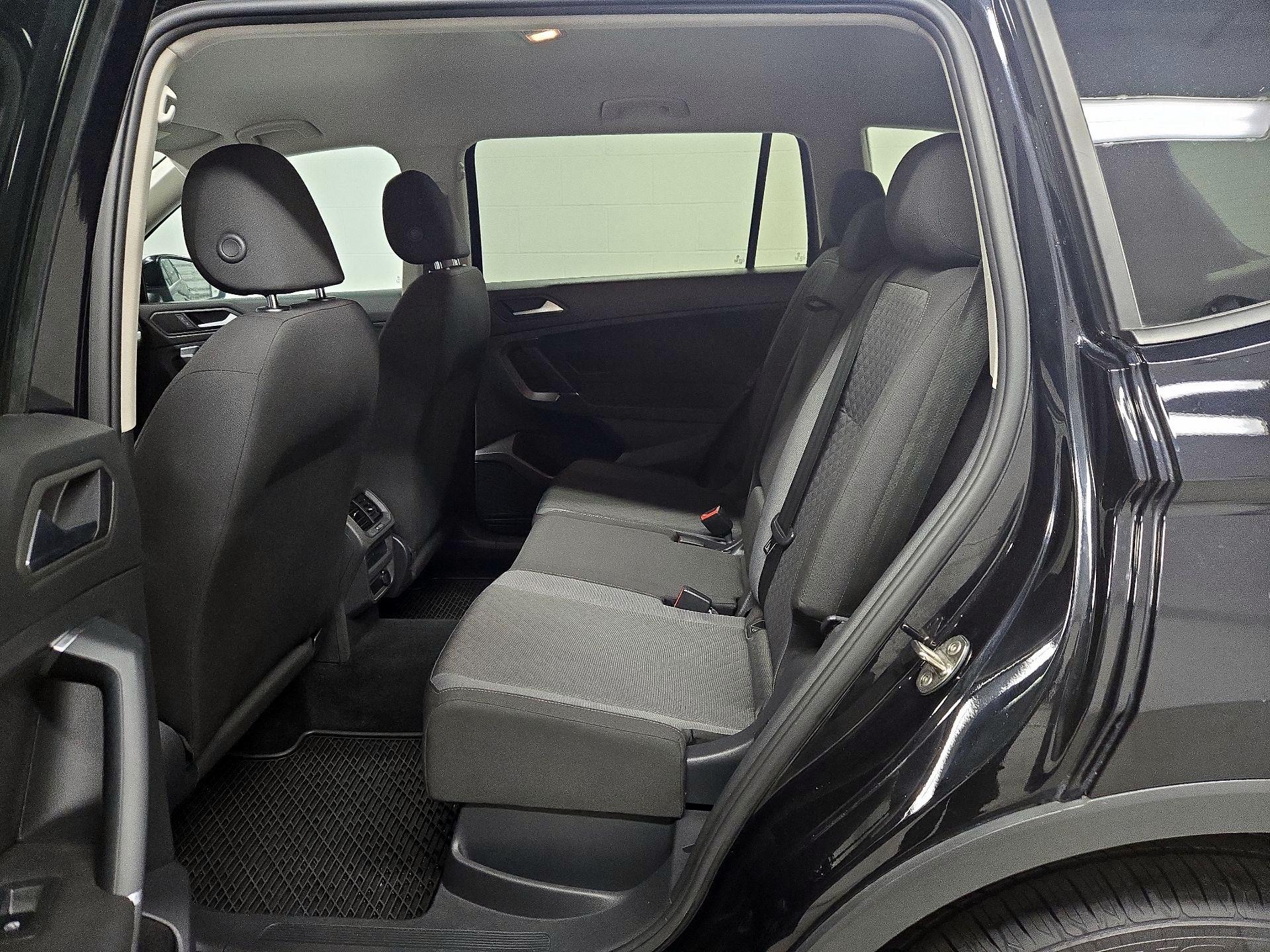 Thumbnail: 2020 Volkswagen Tiguan - 19