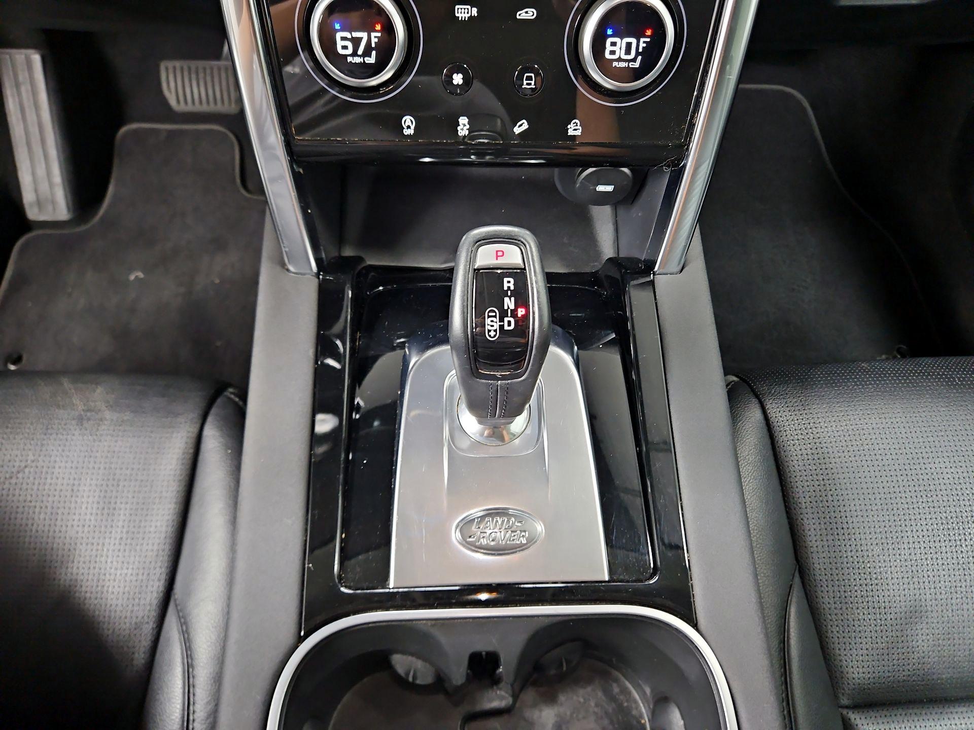 Thumbnail: 2020 Land Rover Discovery Sport - 18