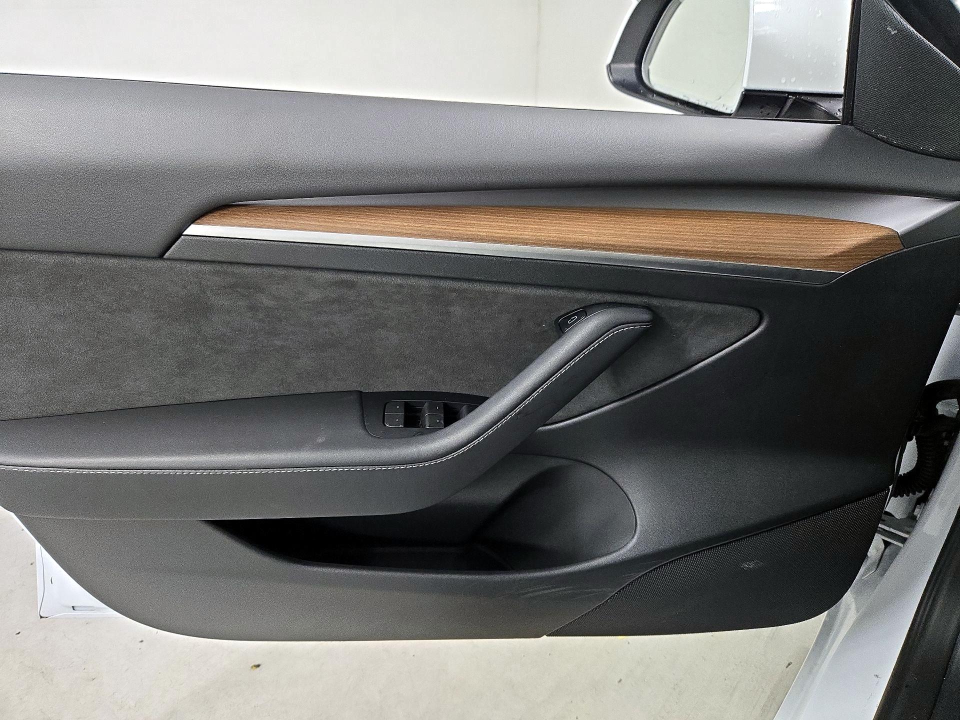 Thumbnail: 2023 Tesla Model 3 - 12