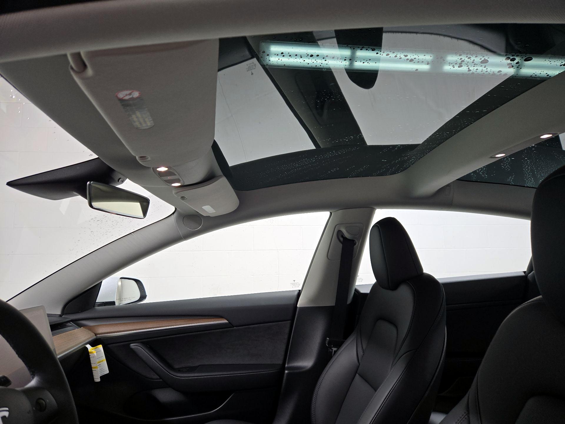 Thumbnail: 2023 Tesla Model 3 - 19