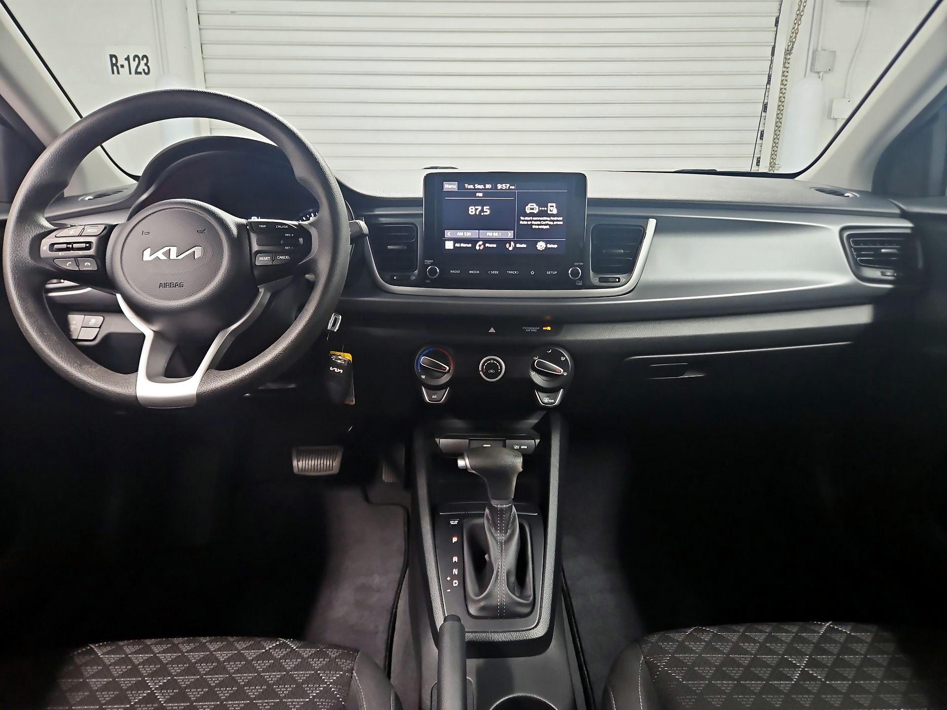 Thumbnail: 2023 Kia Rio - 9