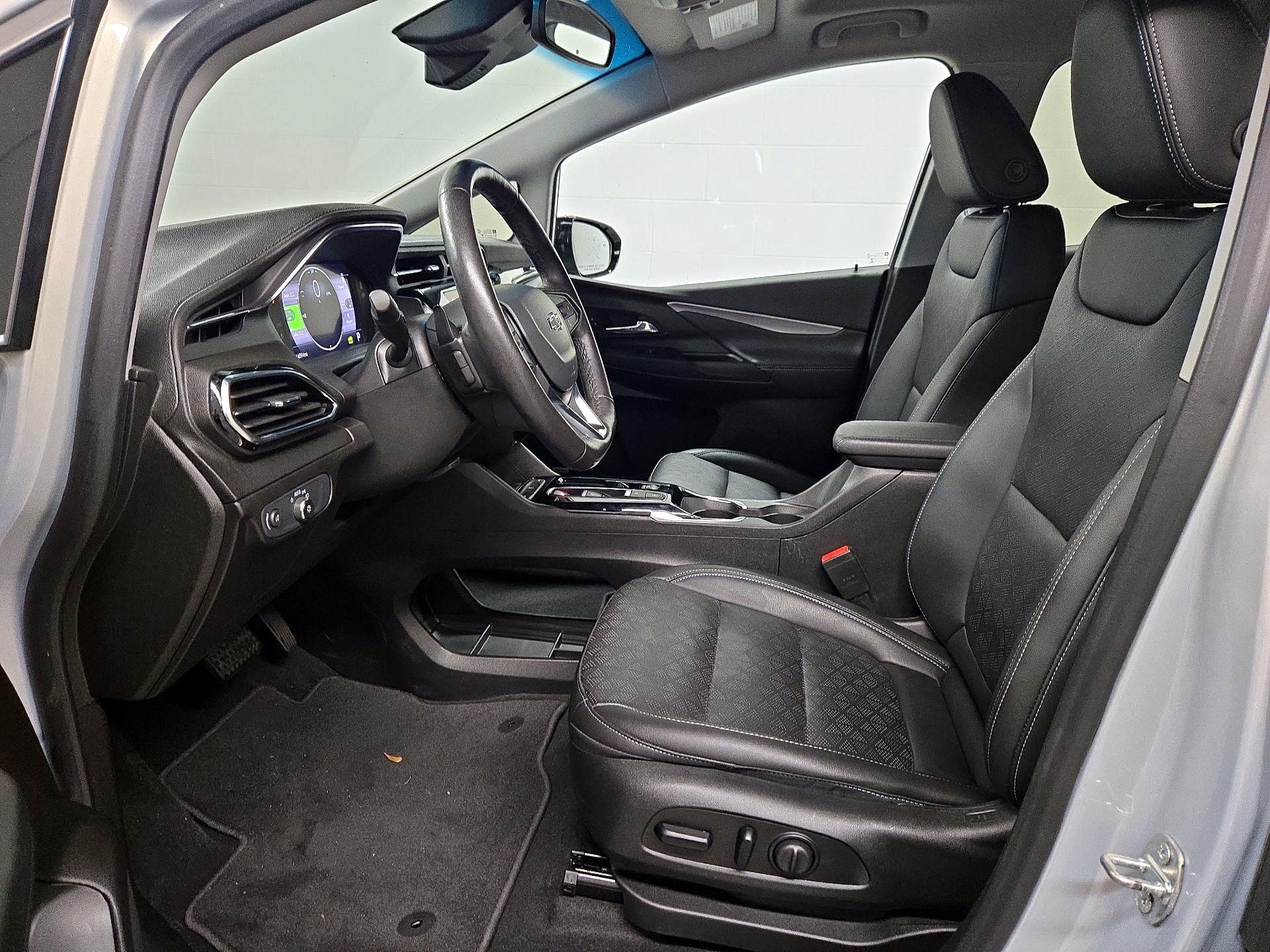 Thumbnail: 2022 Chevrolet Bolt EV - 11