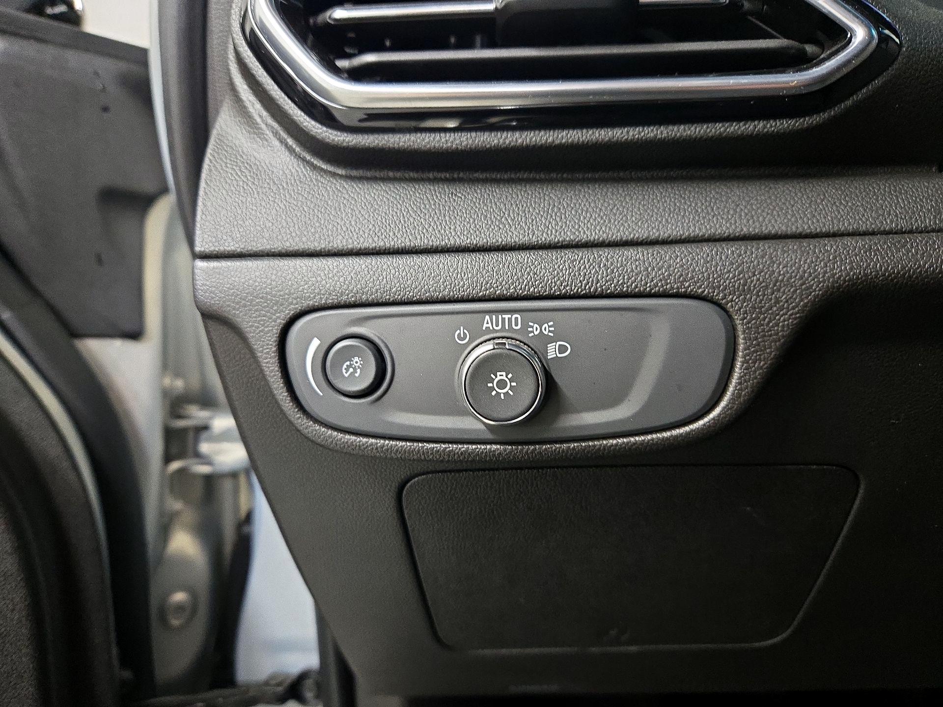 Thumbnail: 2022 Chevrolet Bolt EV - 13