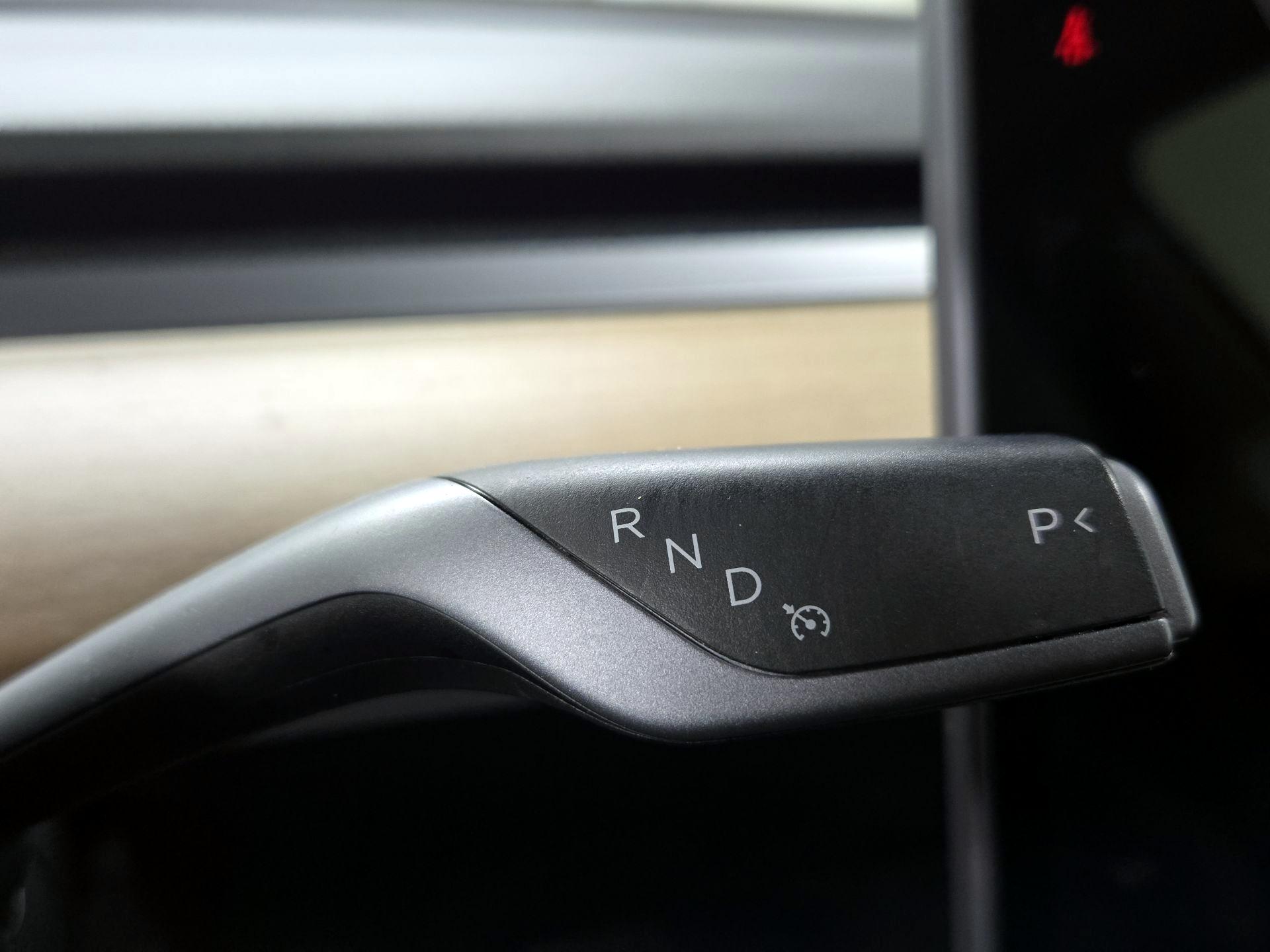 Thumbnail: 2022 Tesla Model Y - 17