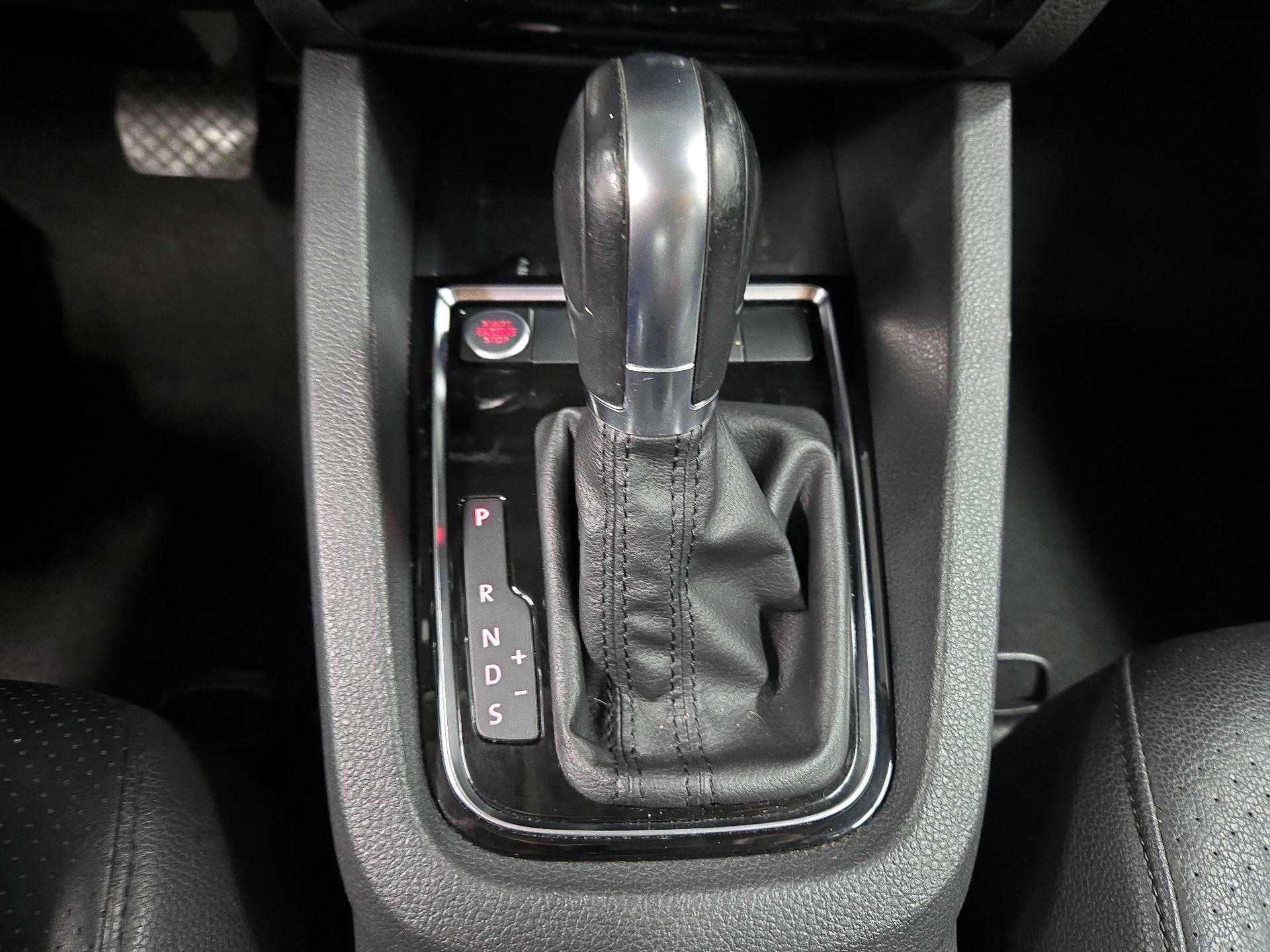 Thumbnail: 2016 Volkswagen Jetta - 18