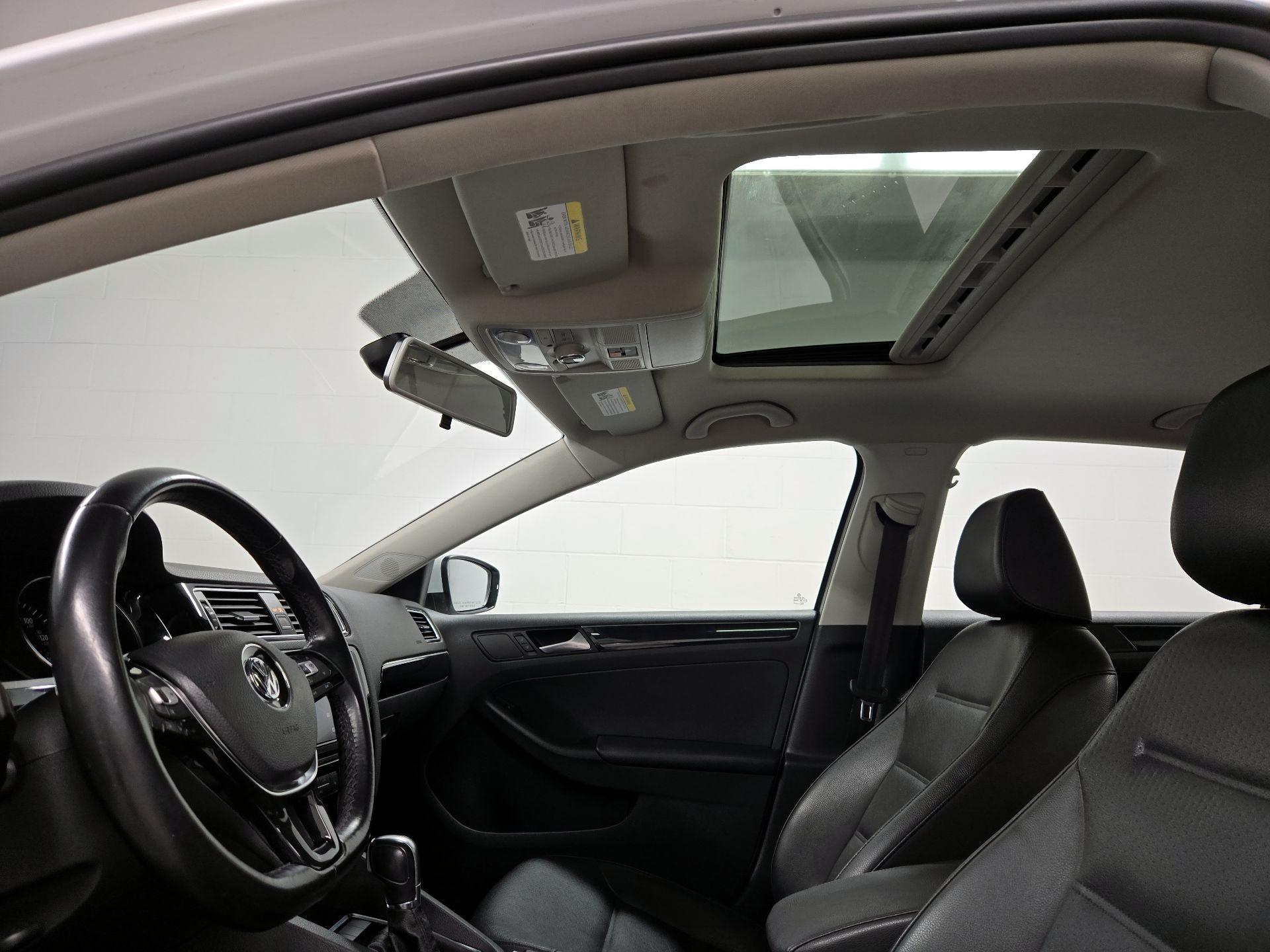 Thumbnail: 2016 Volkswagen Jetta - 20