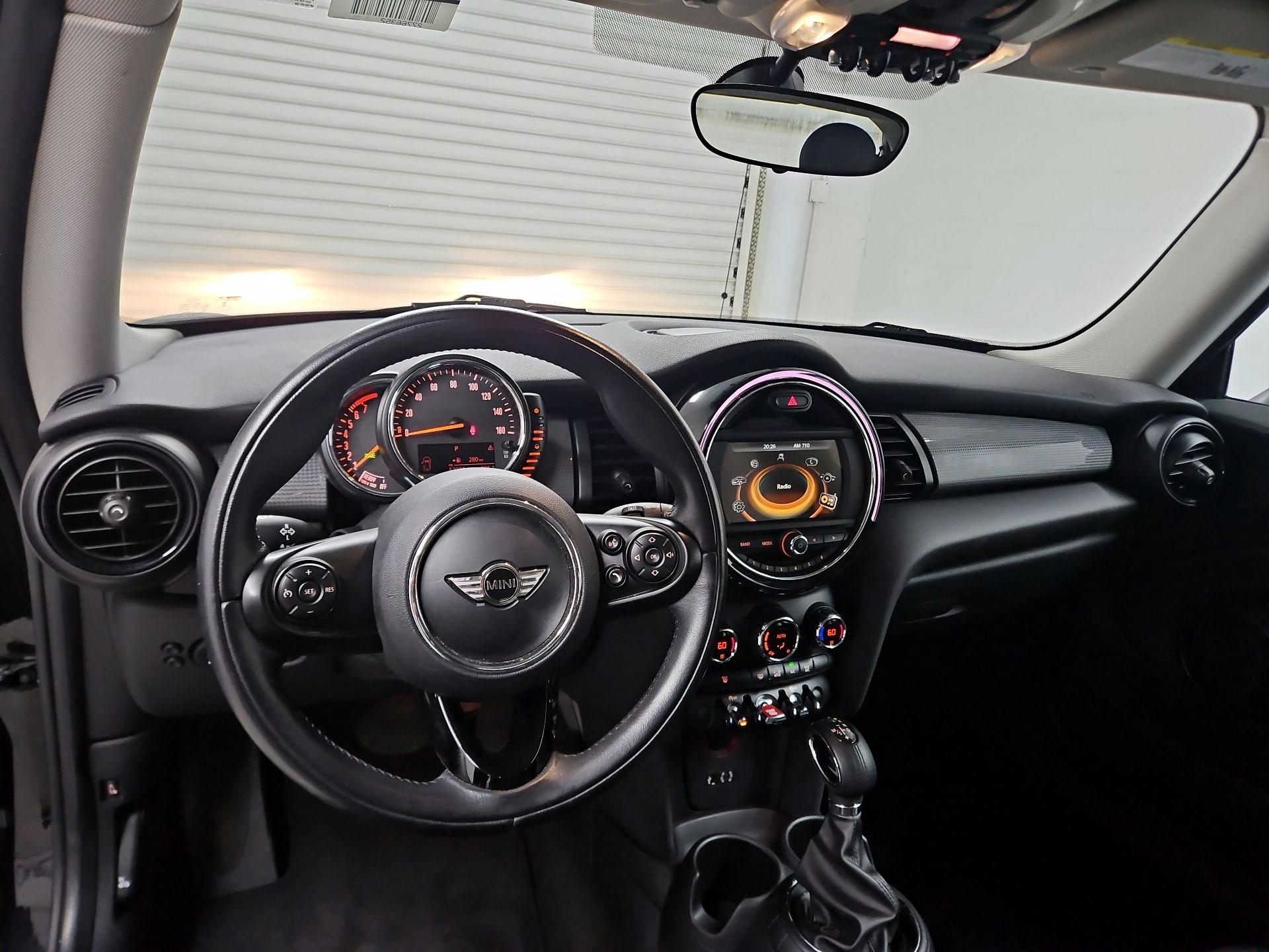 Thumbnail: 2015 MINI Cooper Hardtop - 9