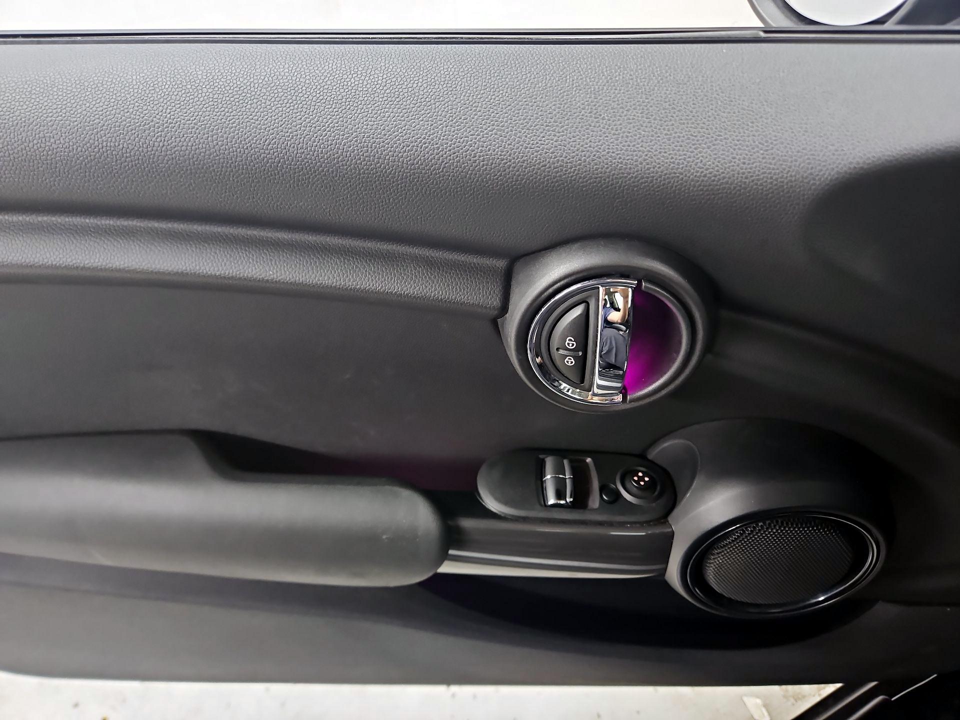 Thumbnail: 2015 MINI Cooper Hardtop - 12