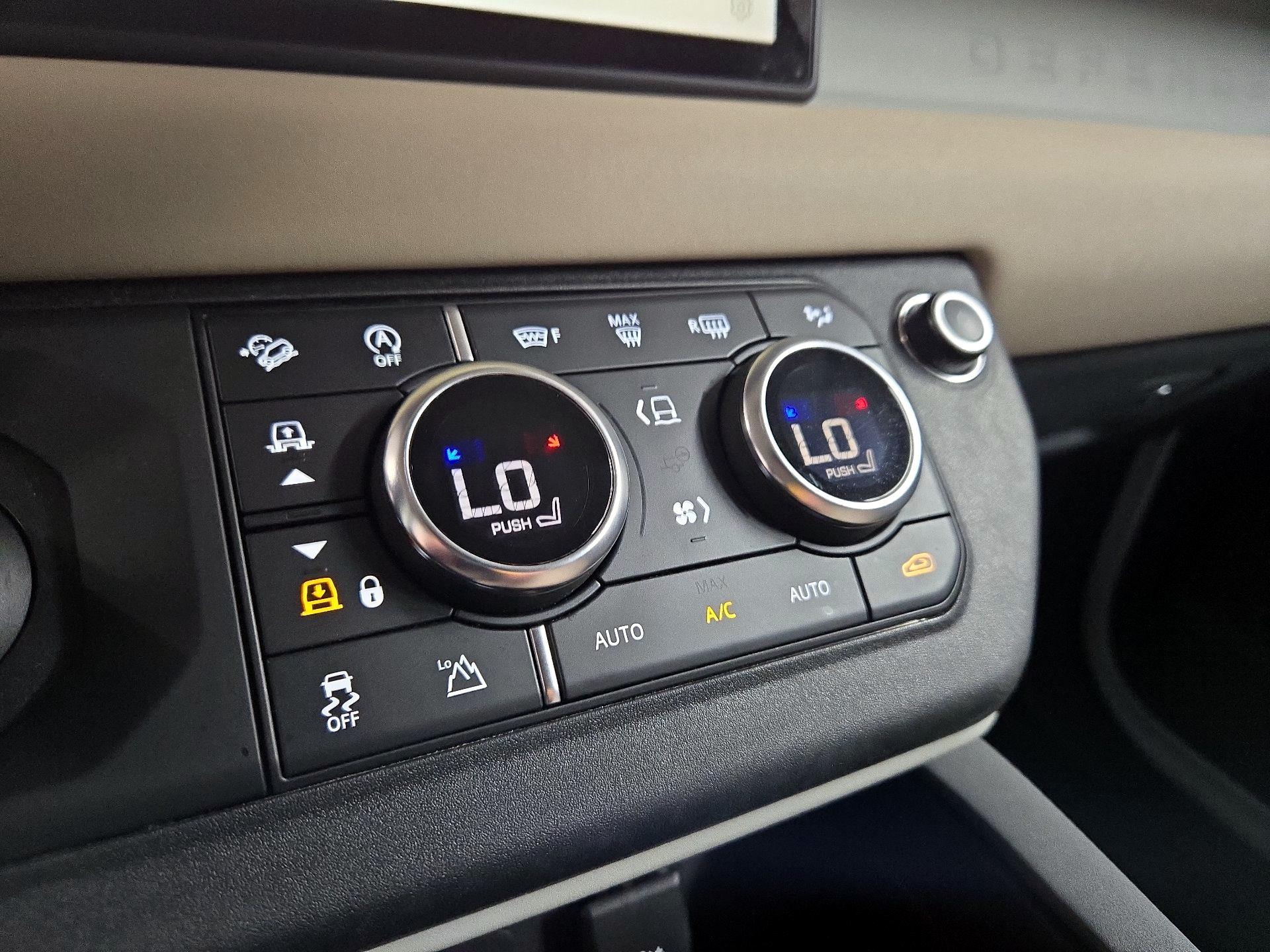 Thumbnail: 2020 Land Rover Defender - 17