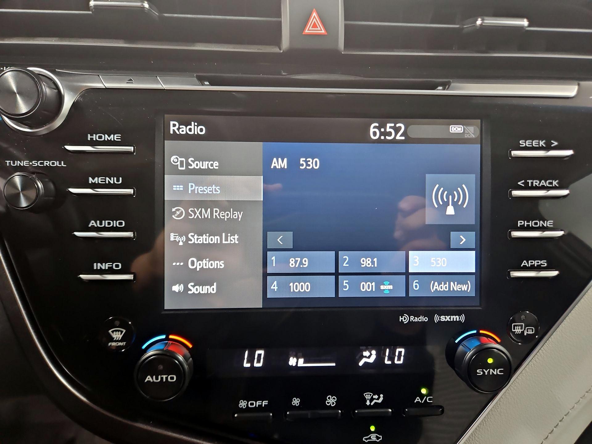 Thumbnail: 2018 Toyota Camry - 15