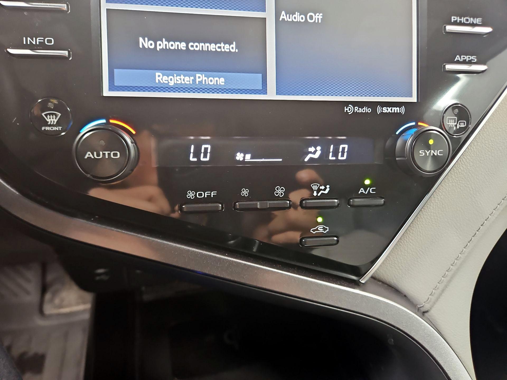 Thumbnail: 2018 Toyota Camry - 16