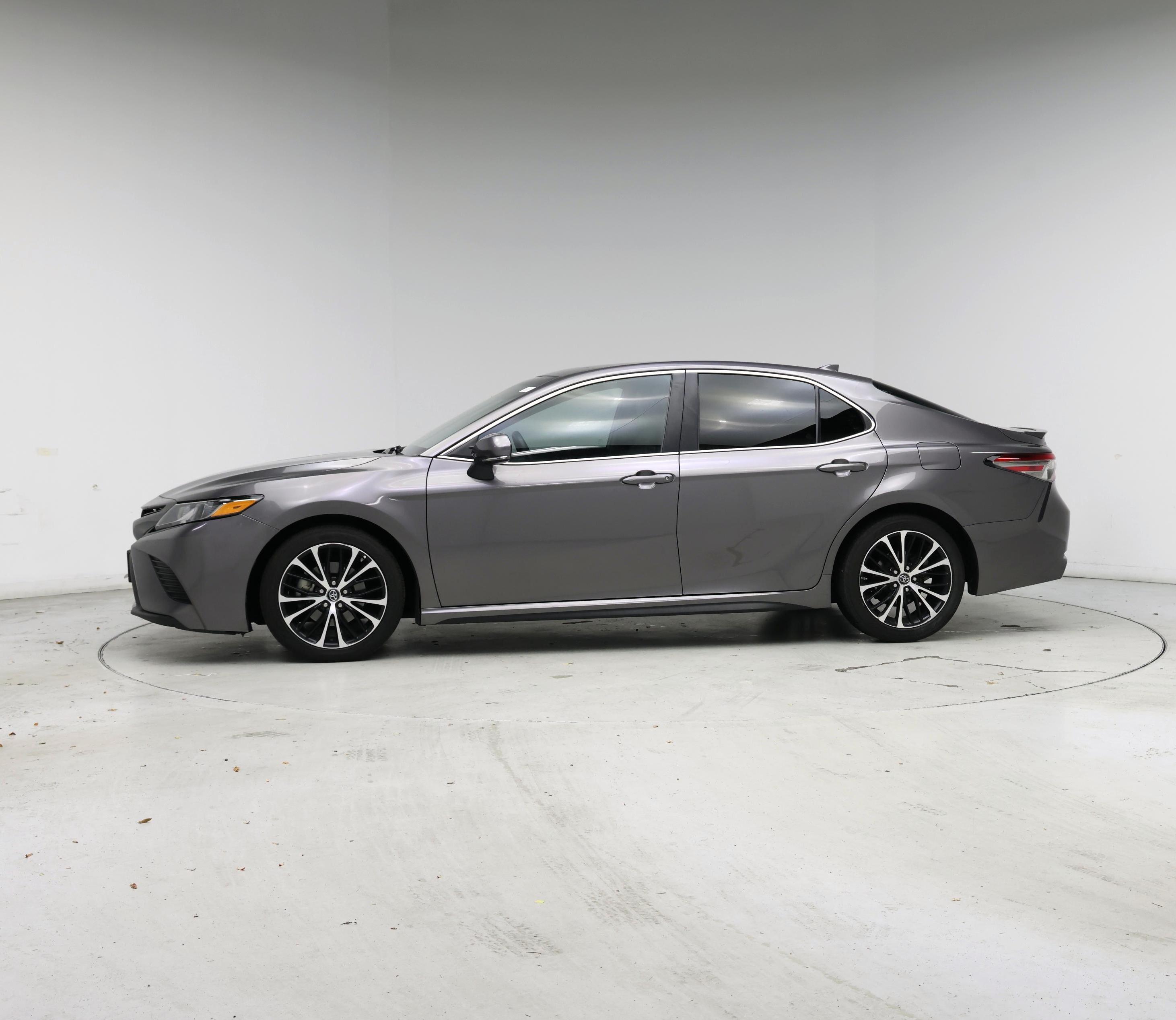 Thumbnail: 2018 Toyota Camry - 3