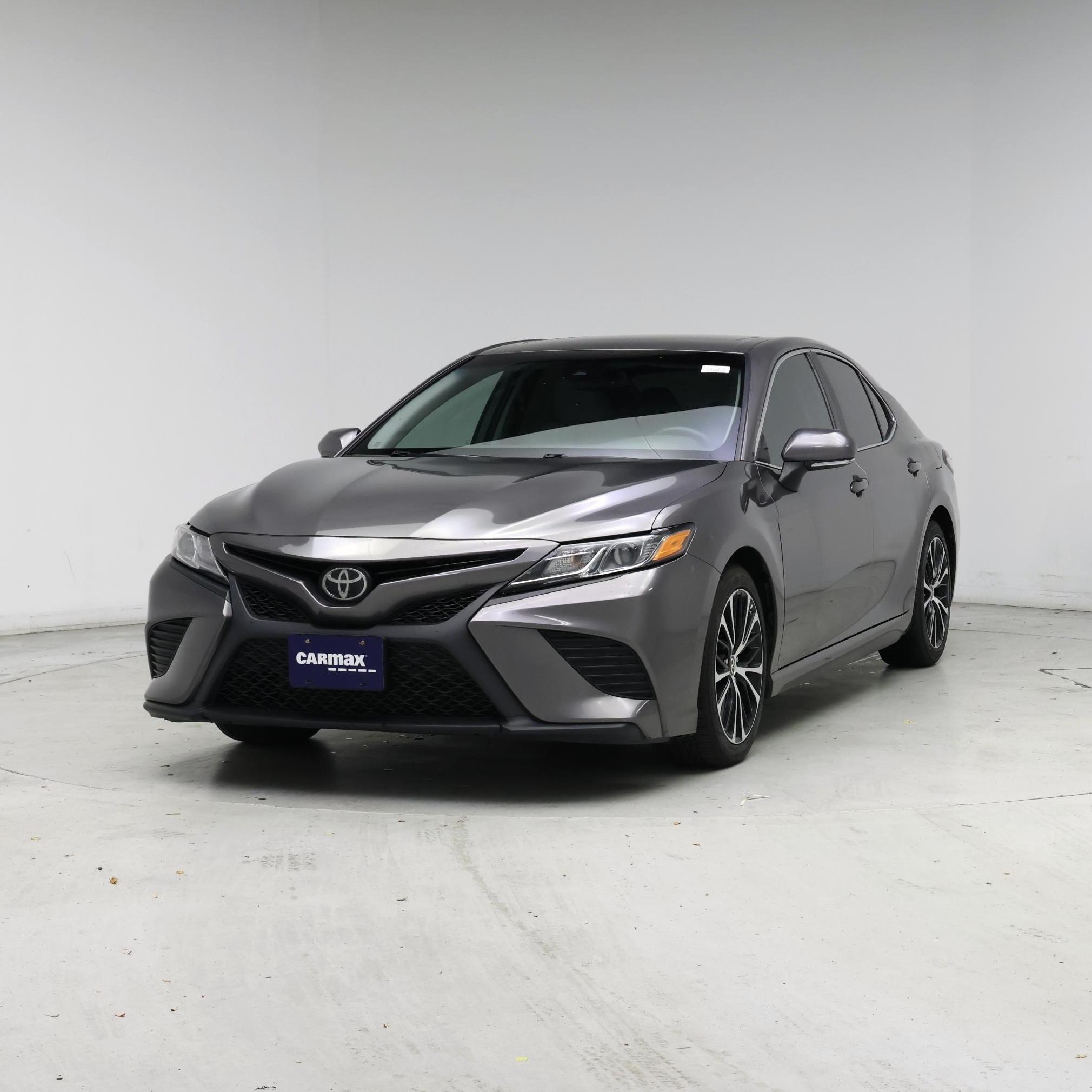 Thumbnail: 2018 Toyota Camry - 4