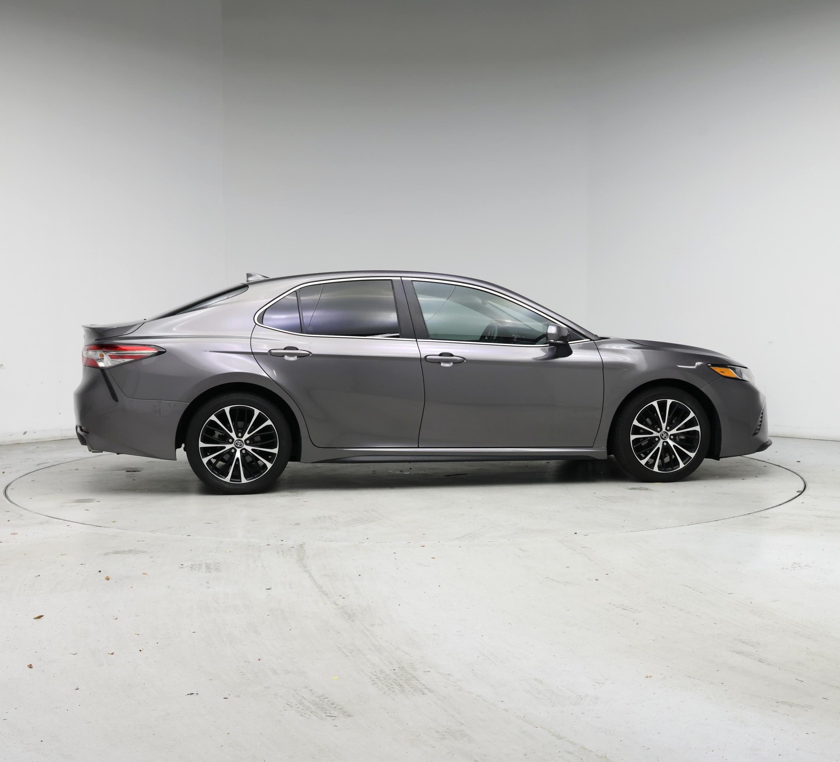 Thumbnail: 2018 Toyota Camry - 7
