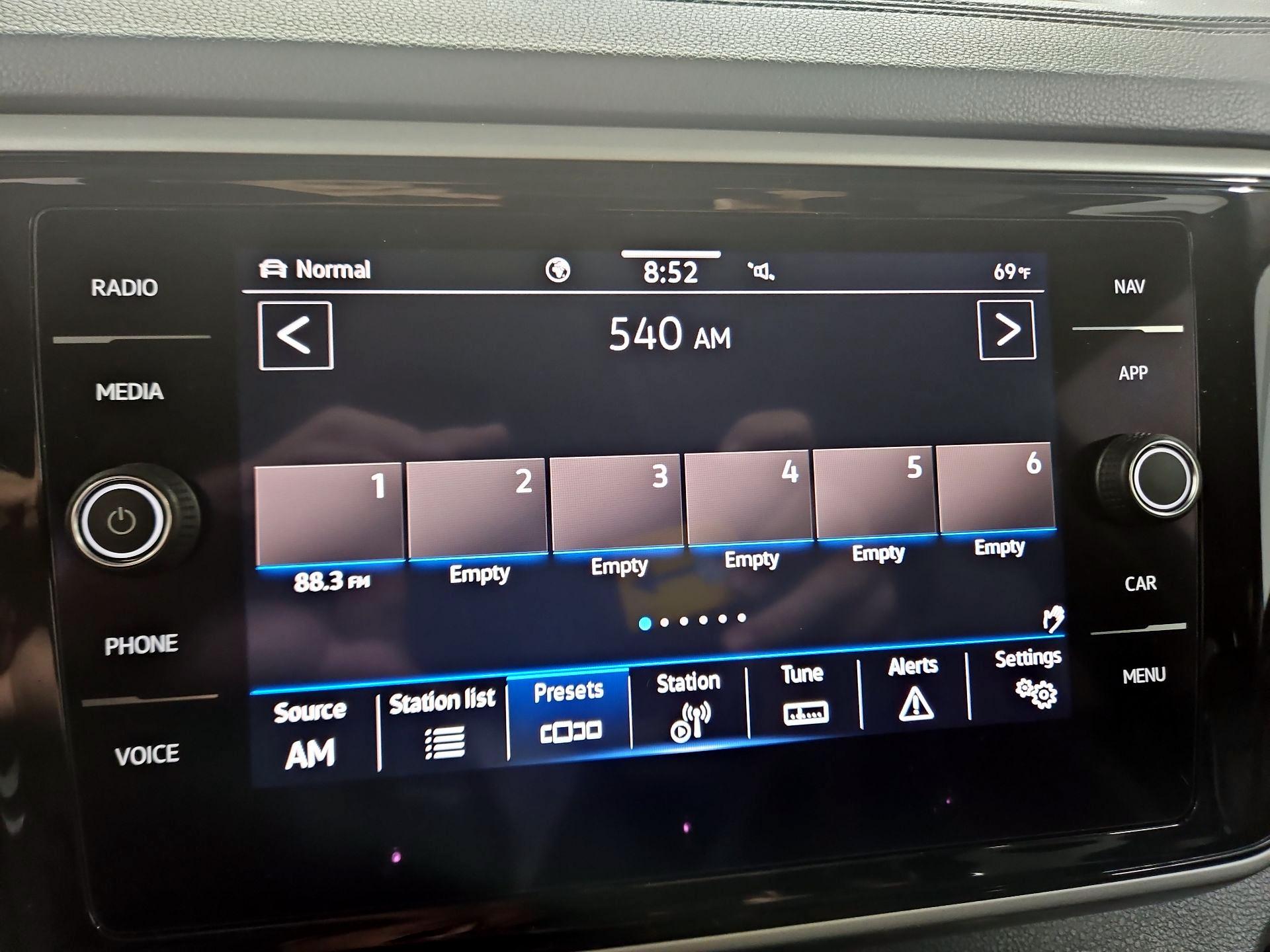 Thumbnail: 2021 Volkswagen Atlas - 16