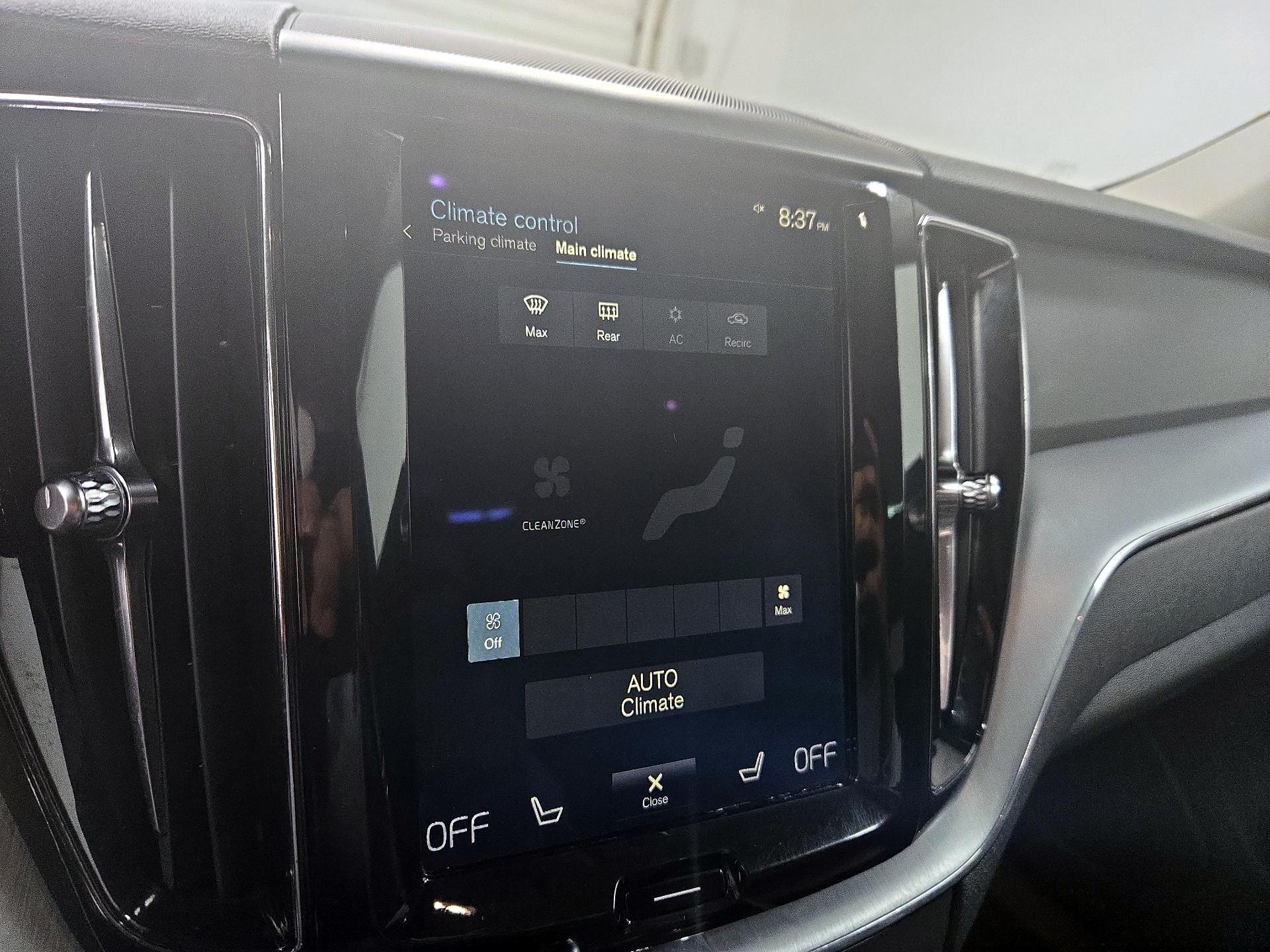 Thumbnail: 2018 Volvo XC60 - 16