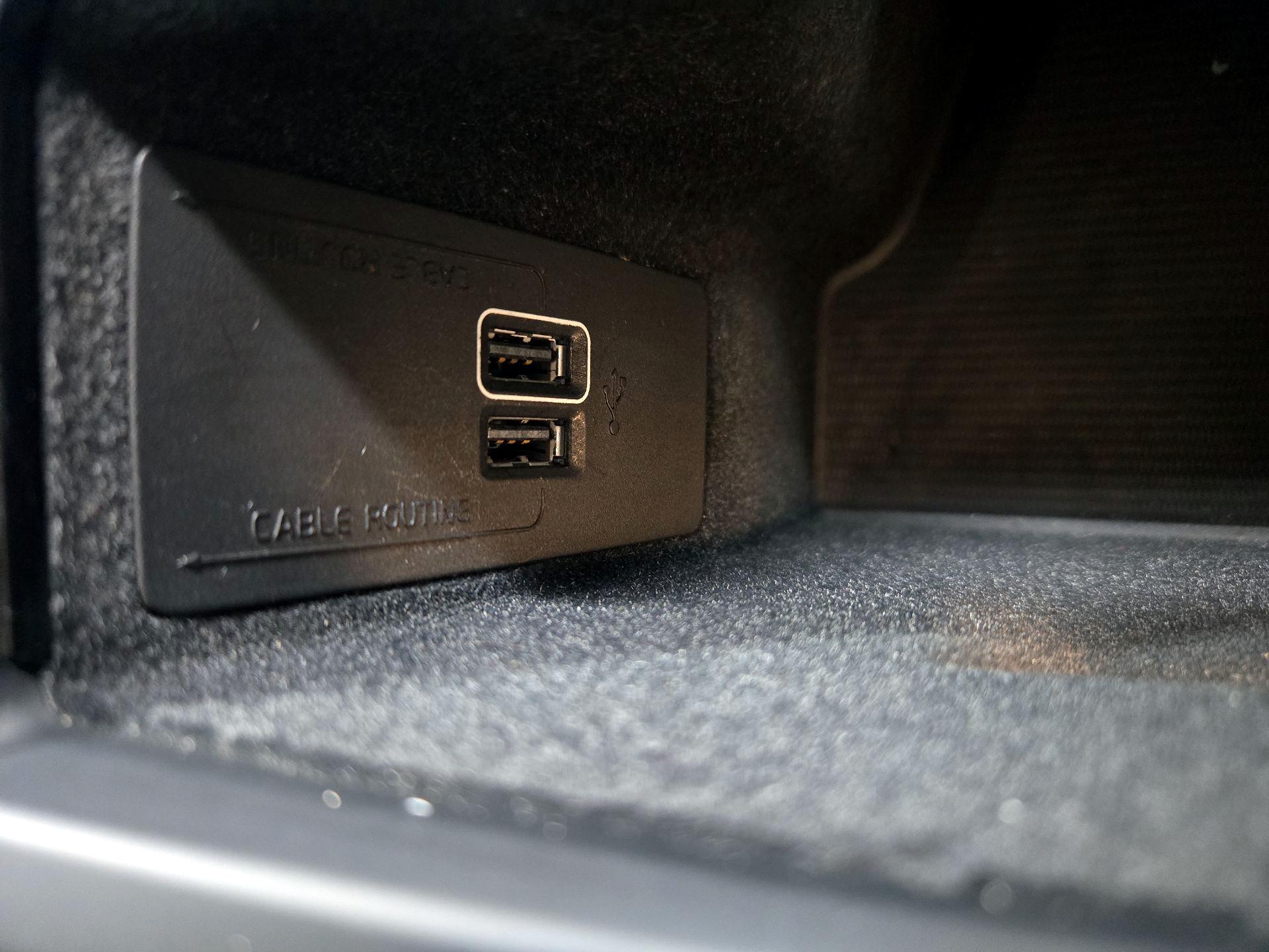 Thumbnail: 2018 Volvo XC60 - 18